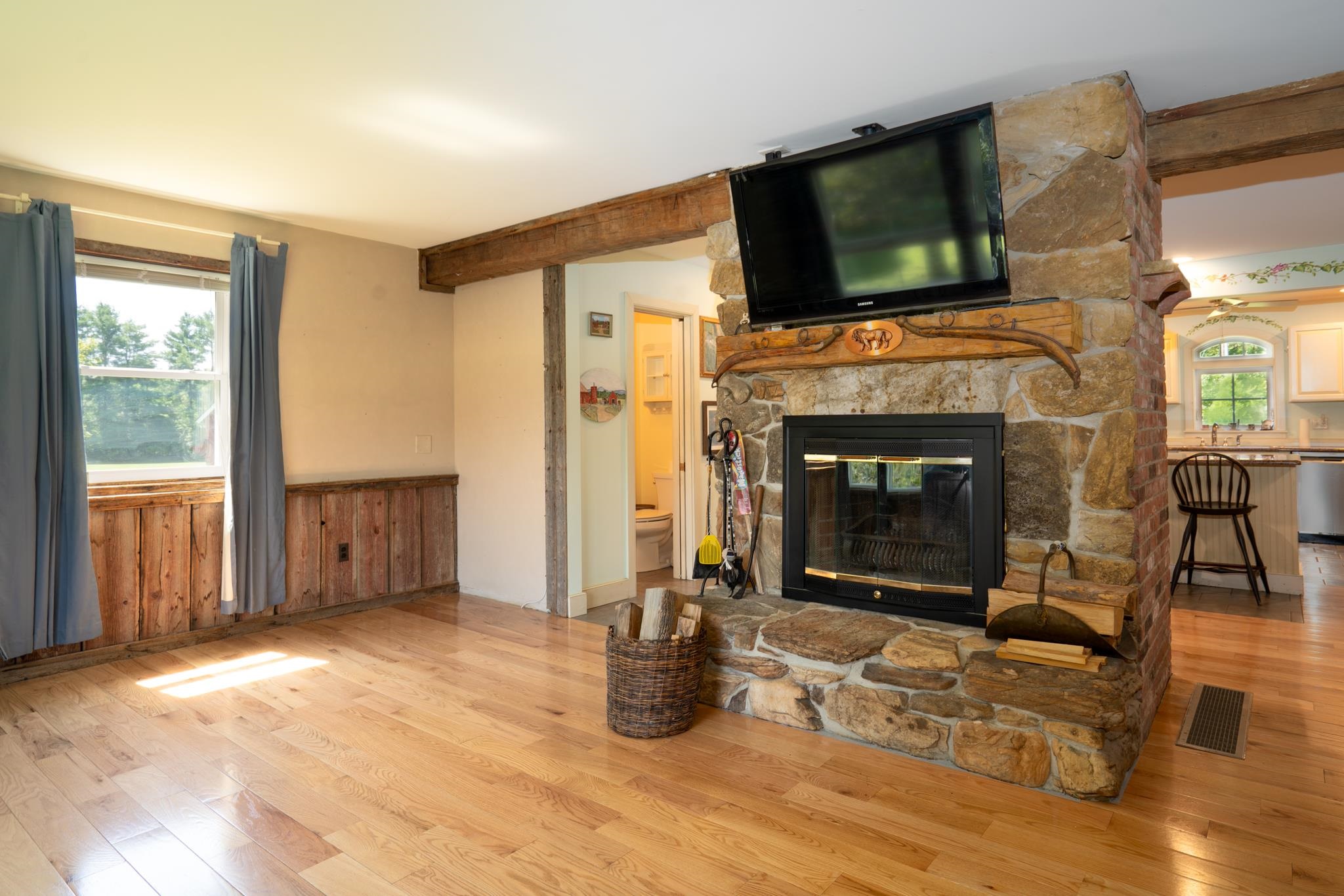 main property photo 13