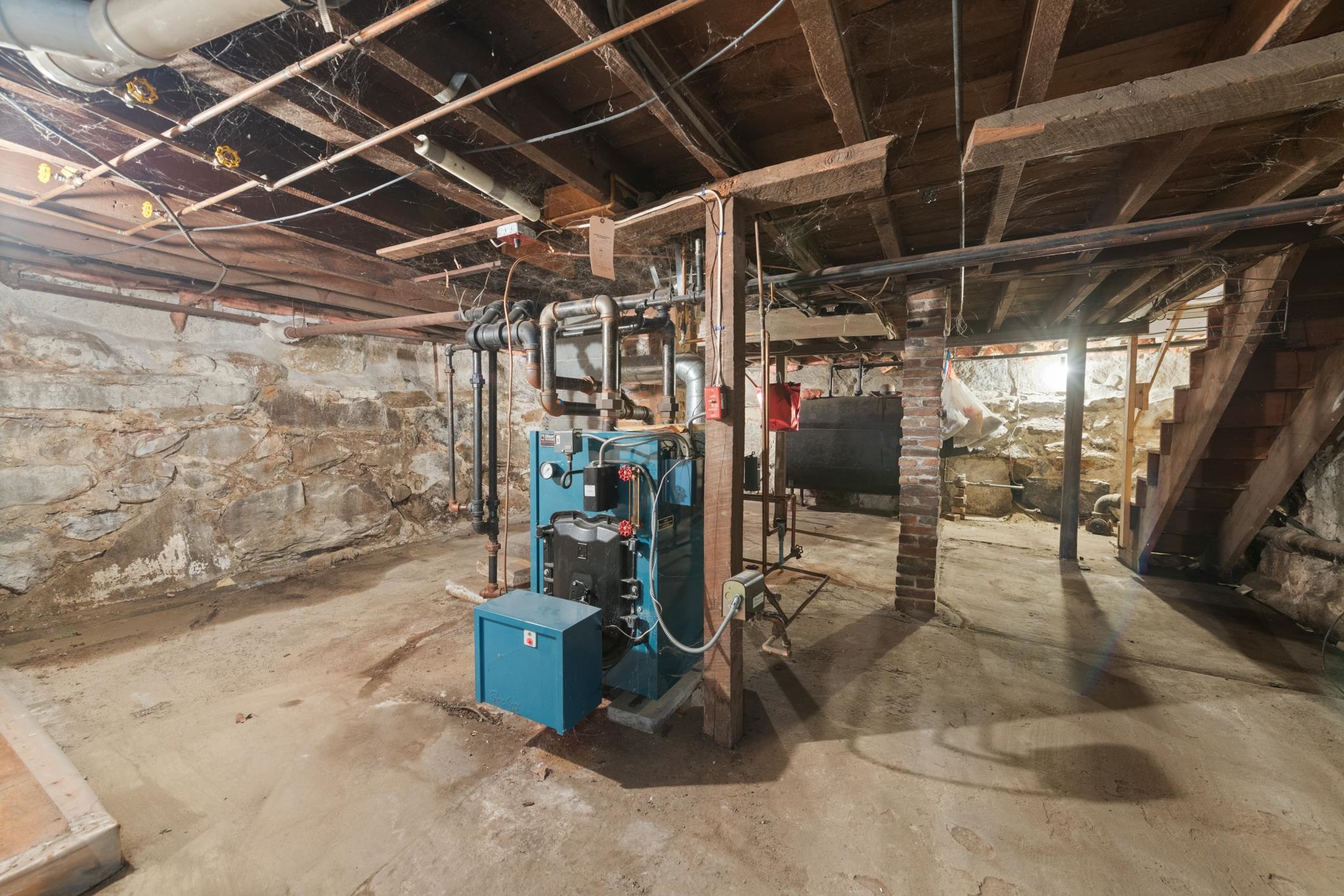 main property photo 34