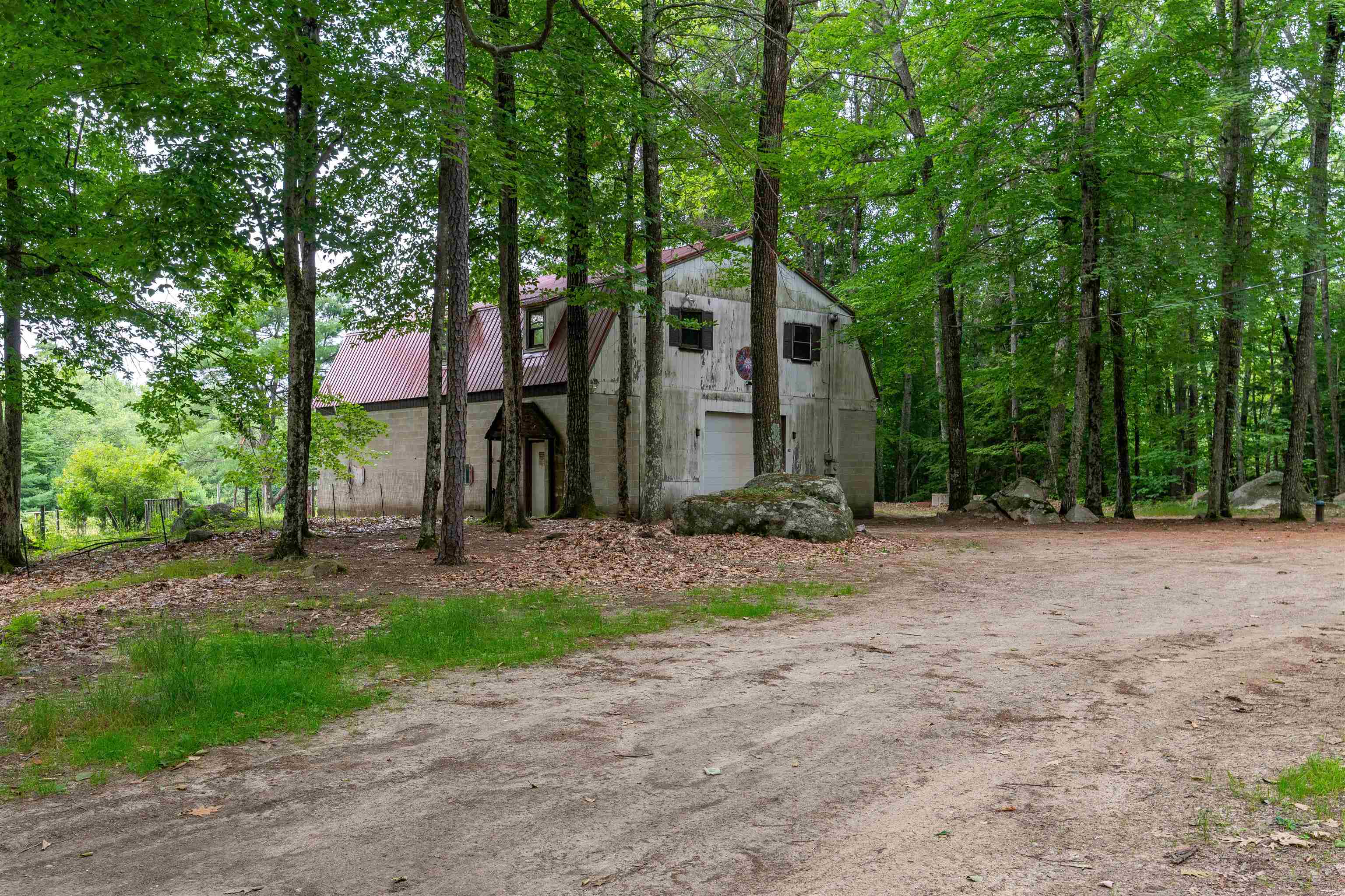 main property photo 11