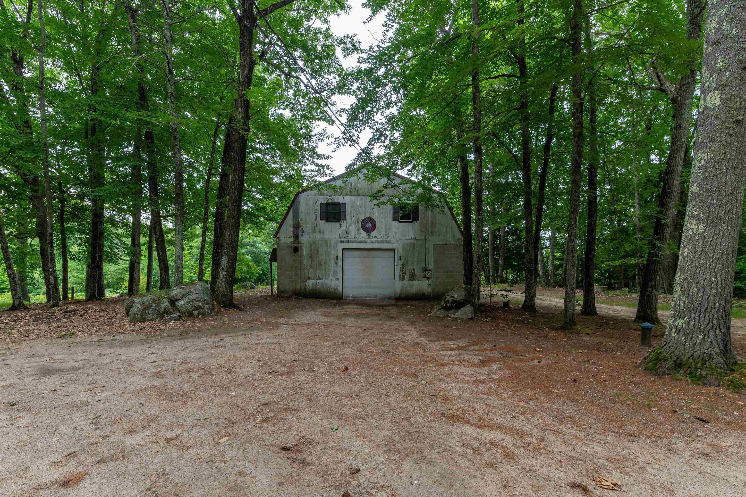 main property photo 13