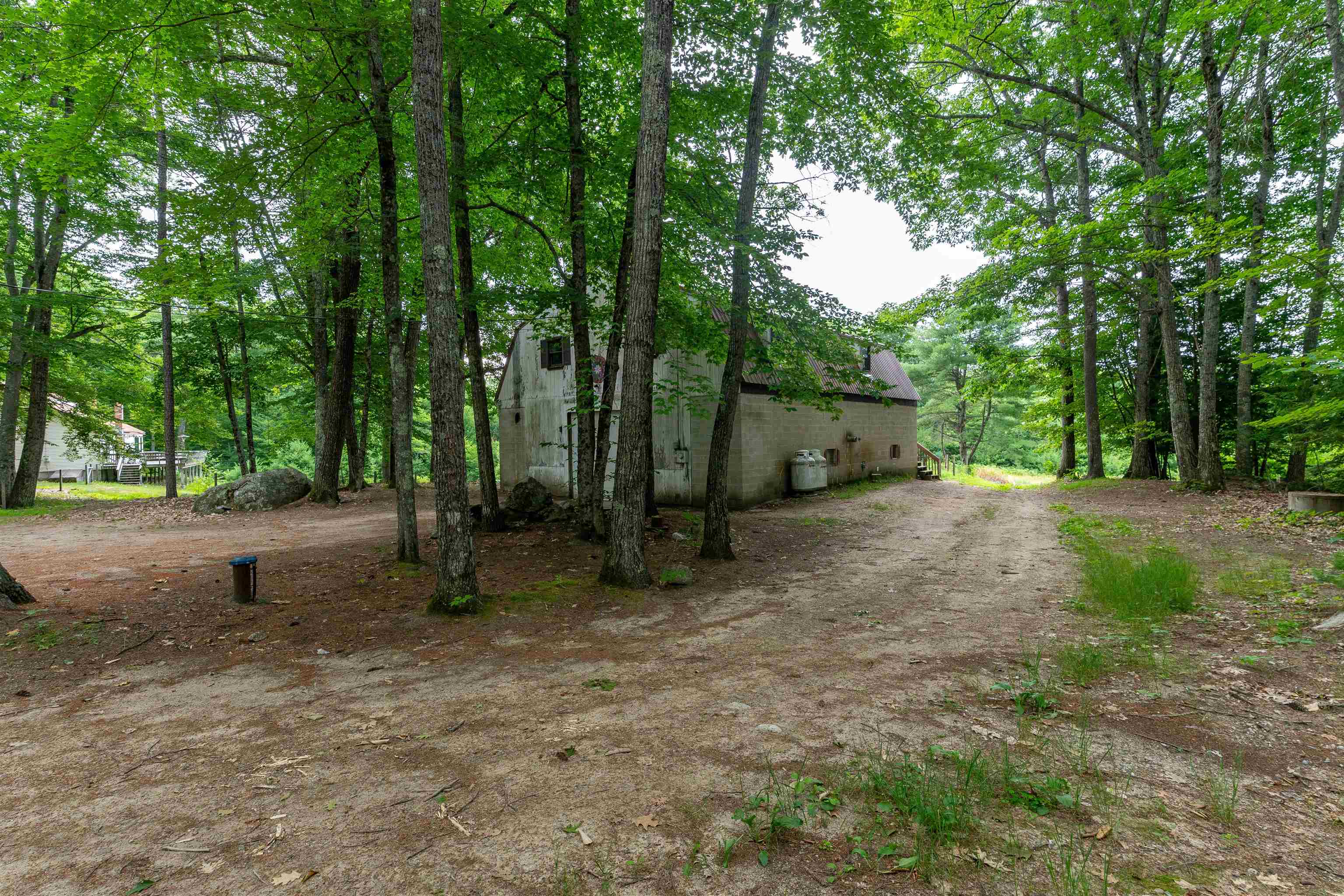 main property photo 14