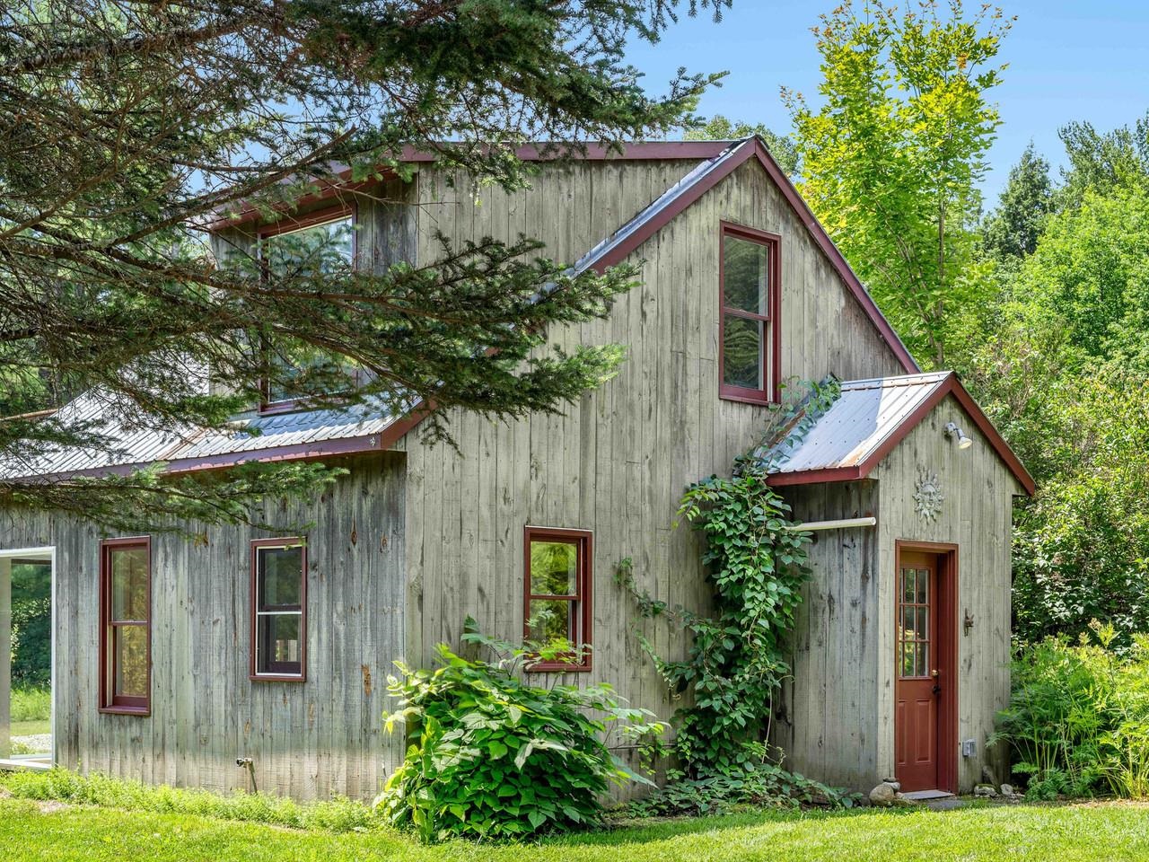 main property photo 30