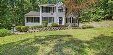 image of property with 3 Bed | 3 Bath | 2,904 Sqft