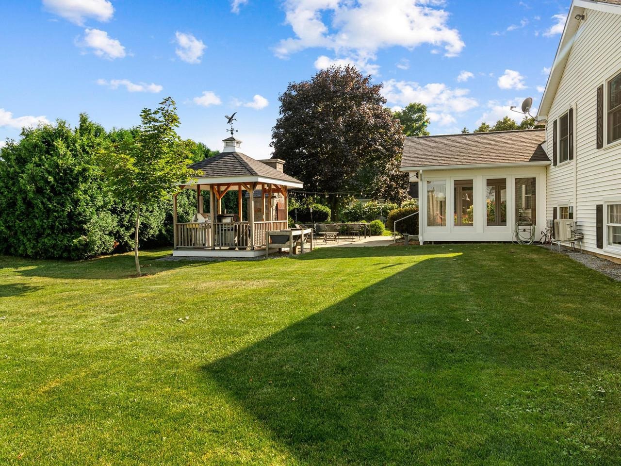 main property photo 50