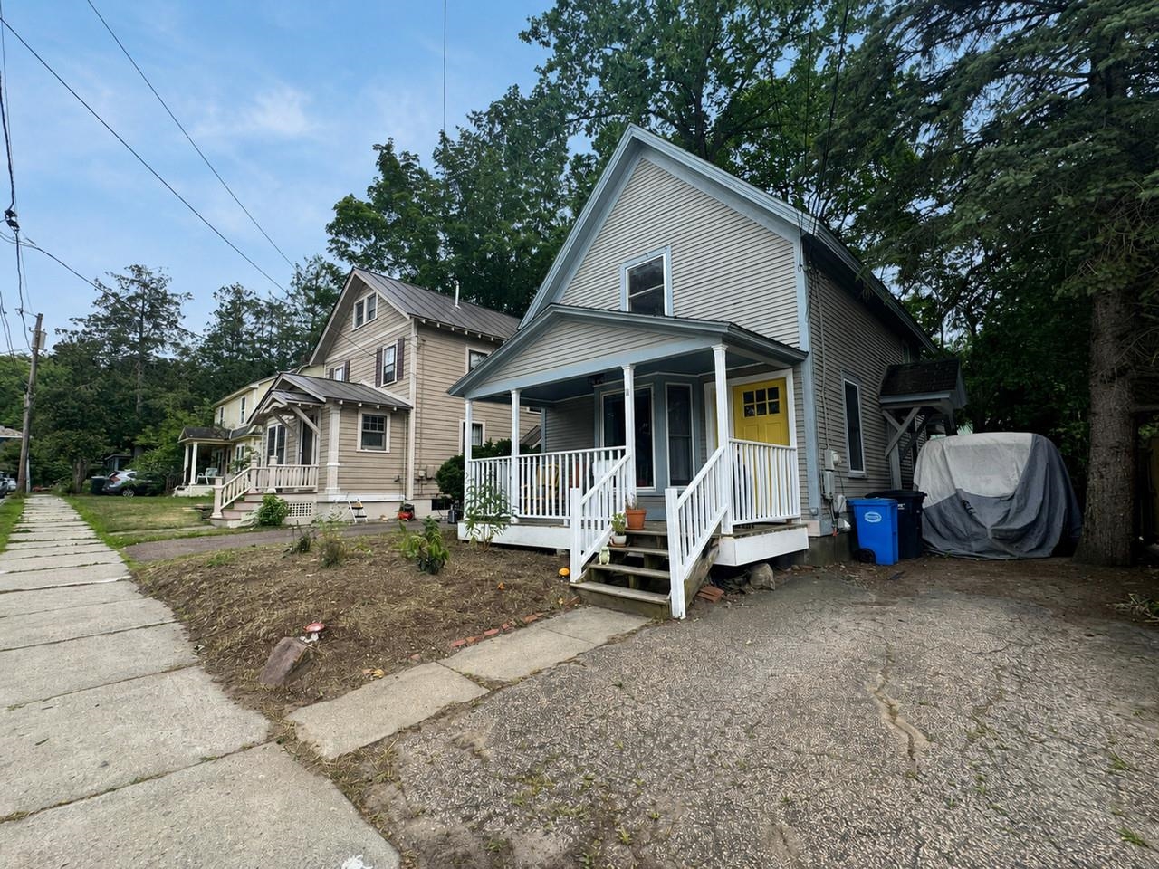 main property photo 28