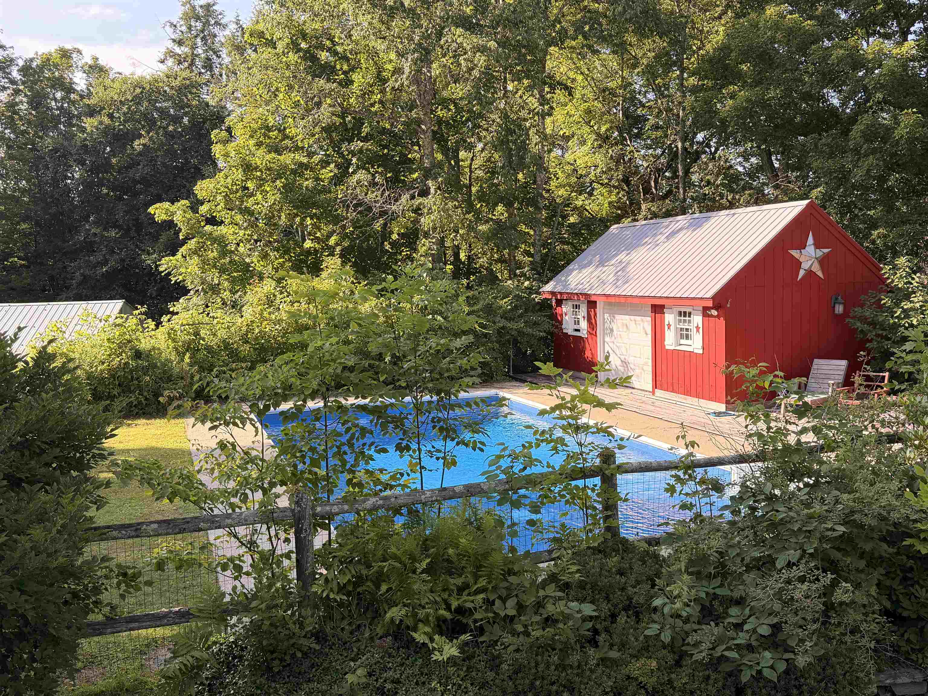 main property photo 40