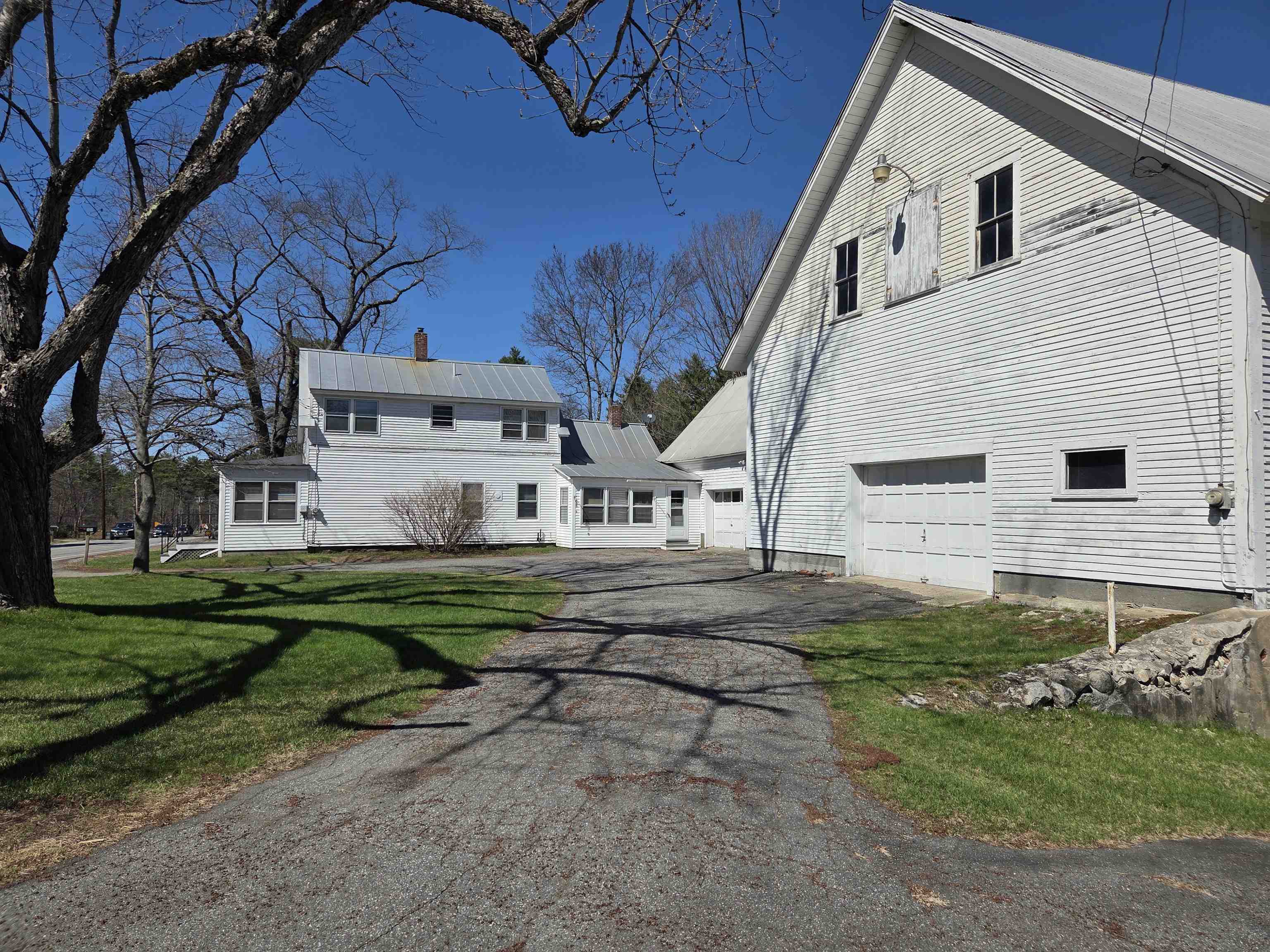 main property photo 37