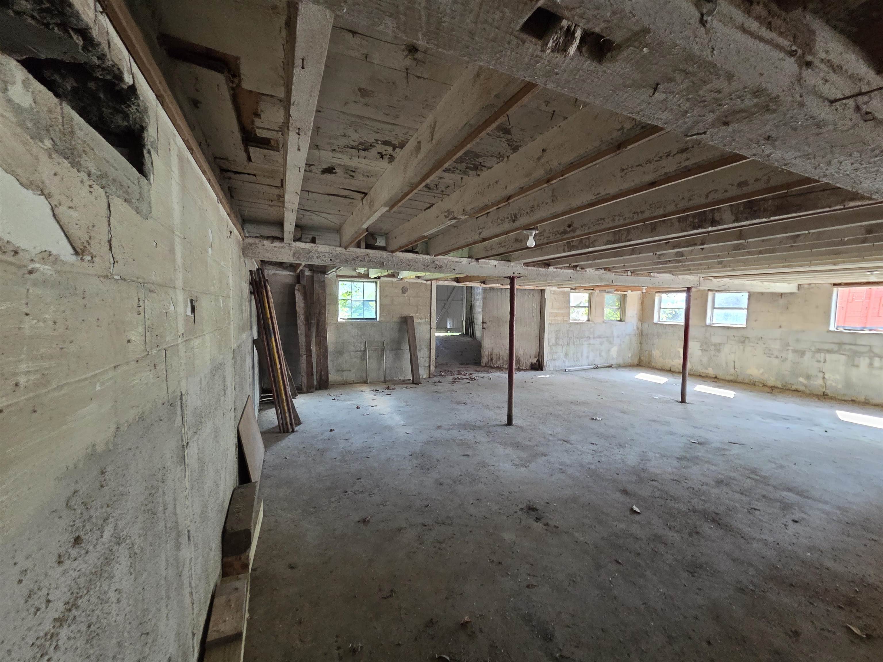 main property photo 41
