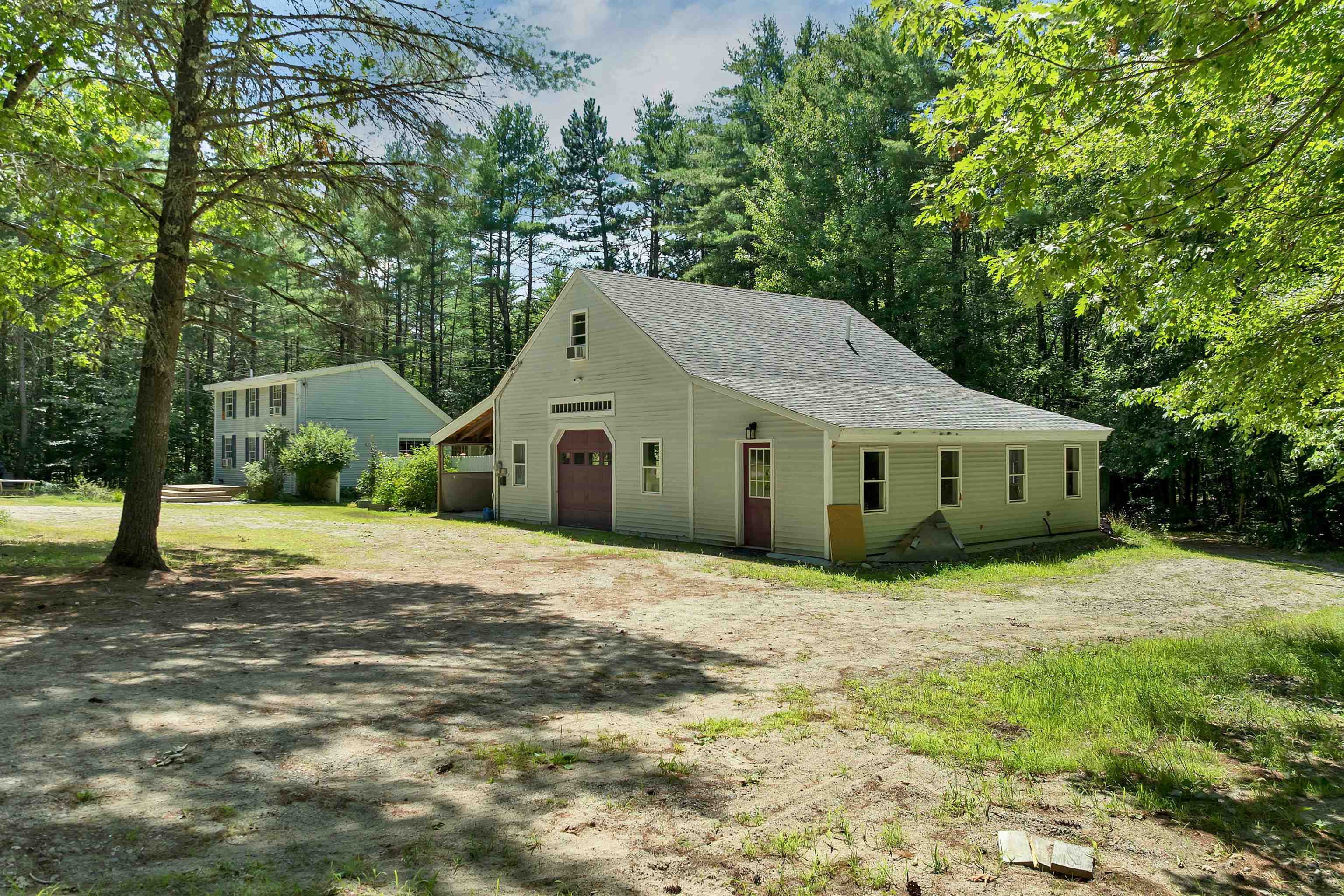 main property photo 40