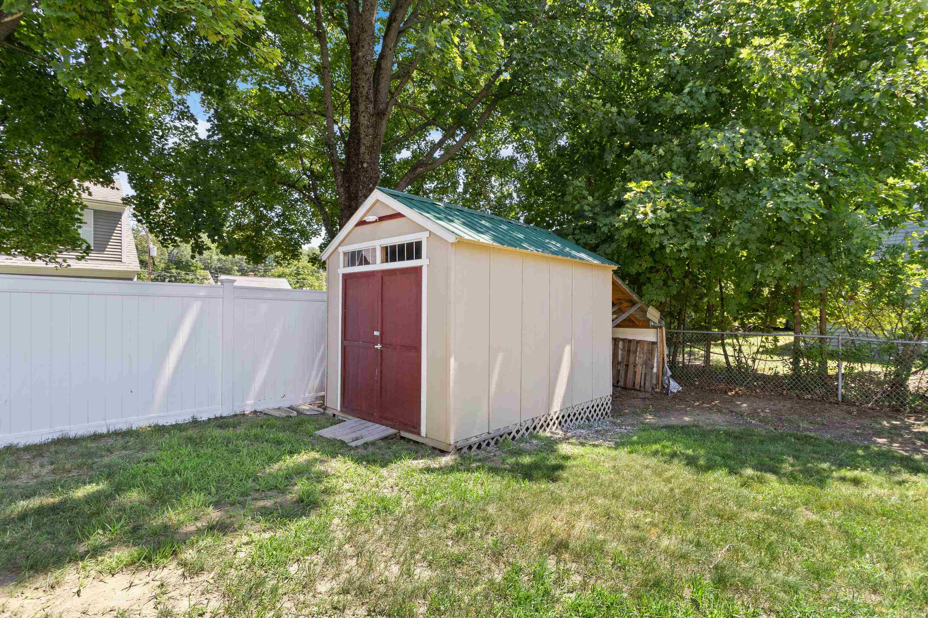 main property photo 45