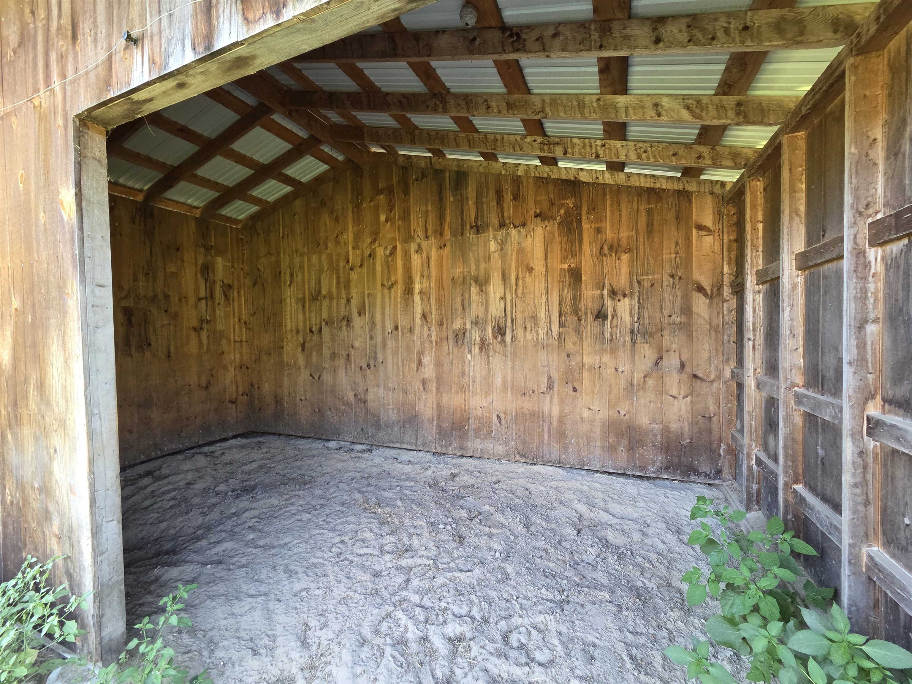 main property photo 45