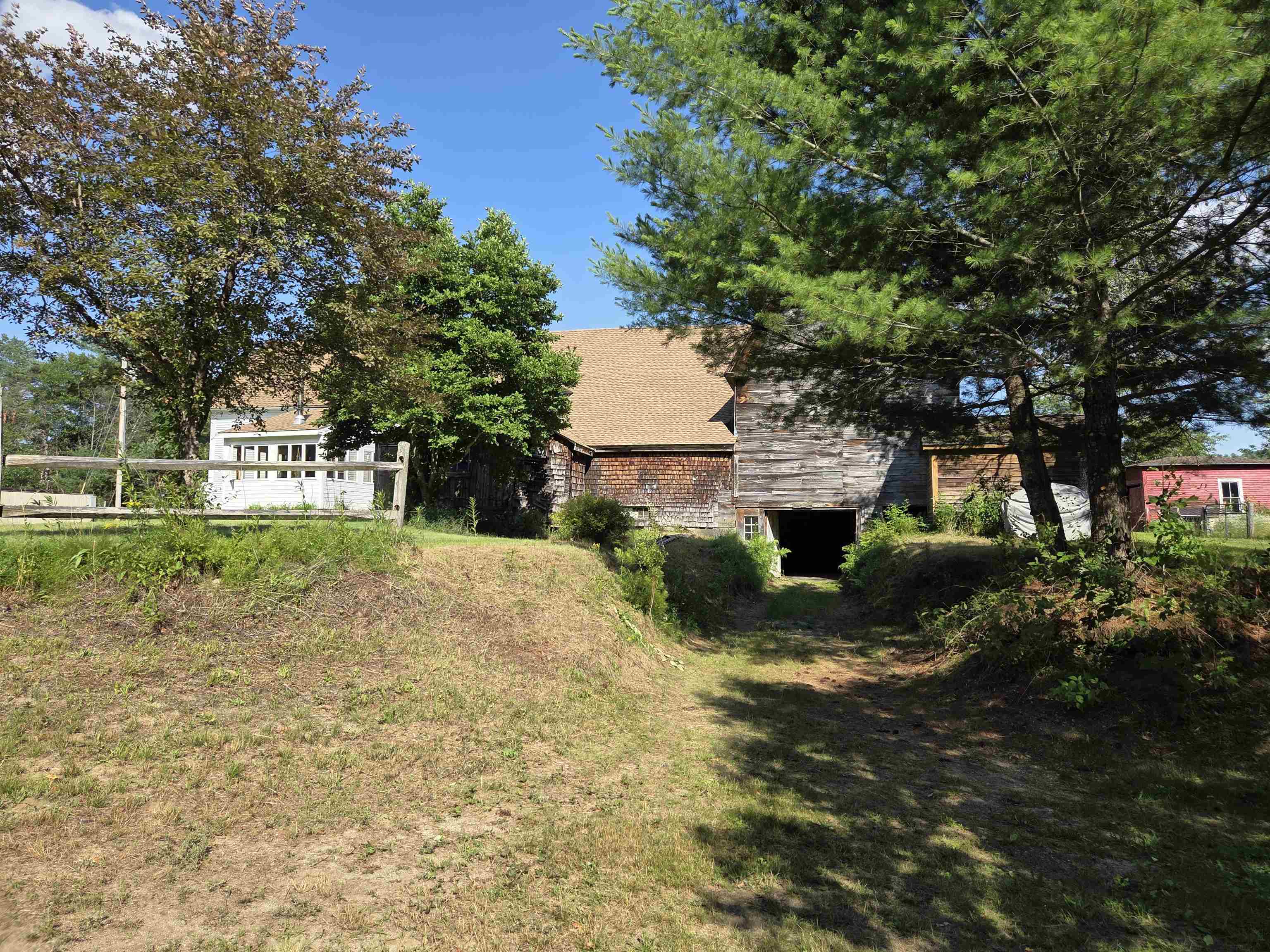 main property photo 47
