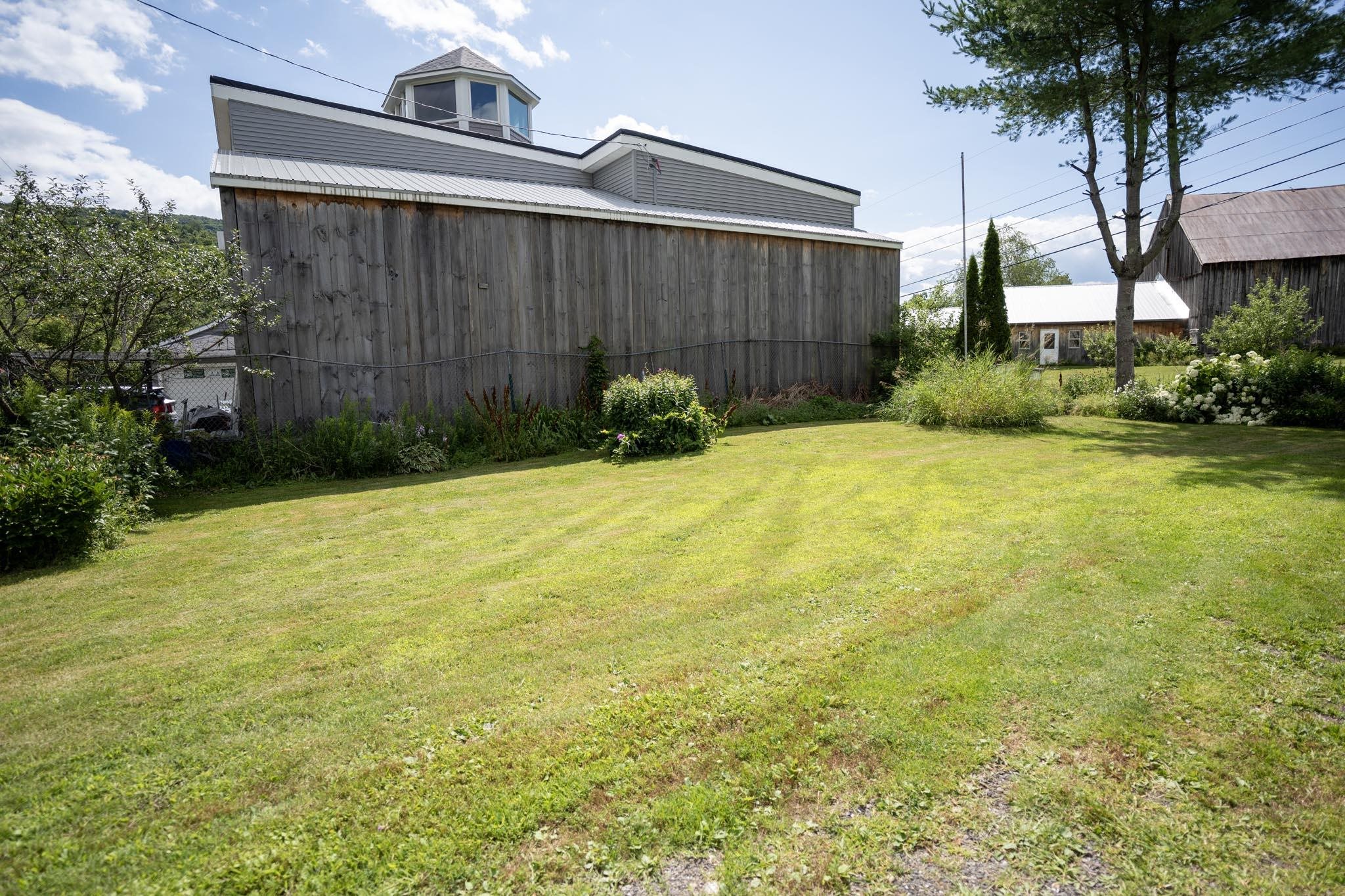 main property photo 25