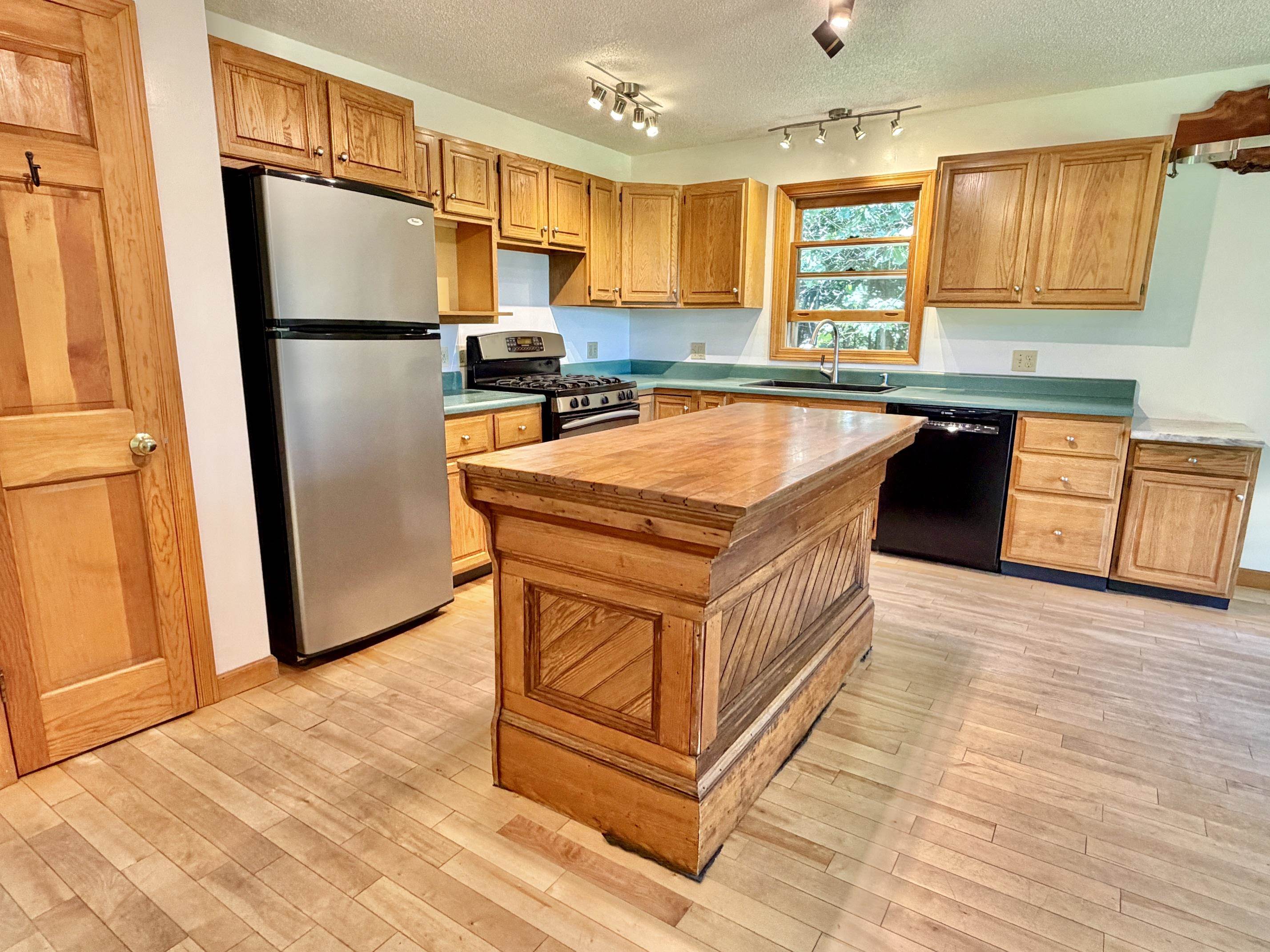 main property photo 5