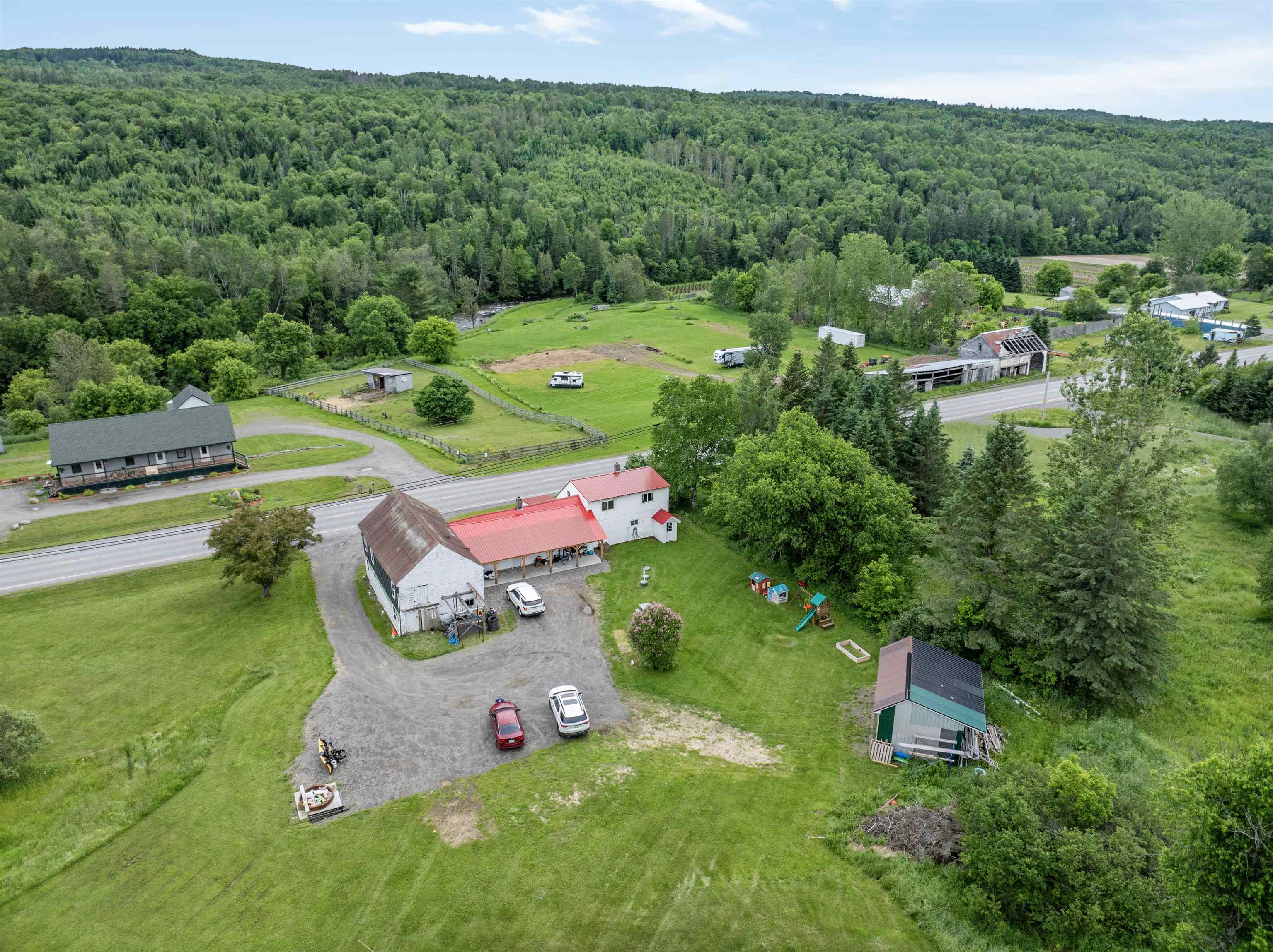 main property photo 28