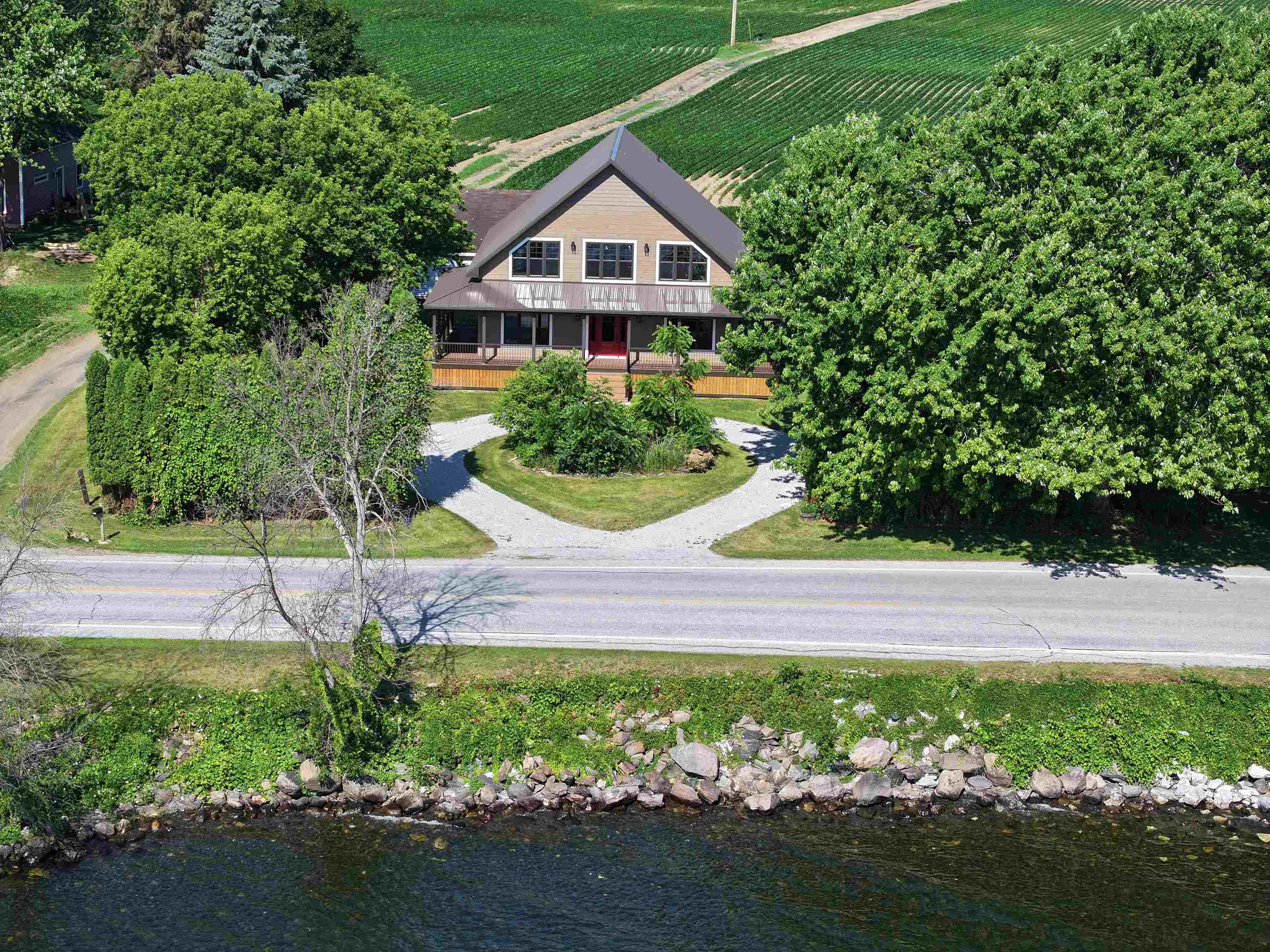main property photo 3