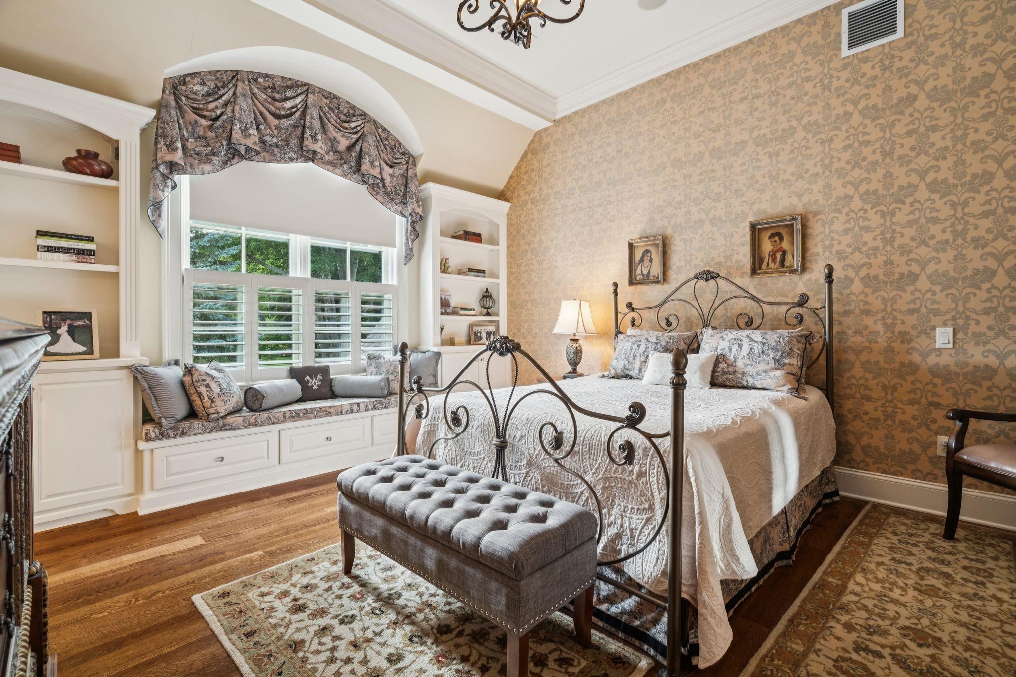 main property photo 25