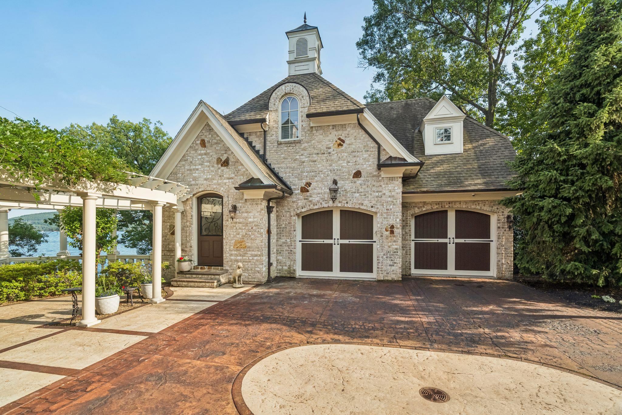 main property photo 35
