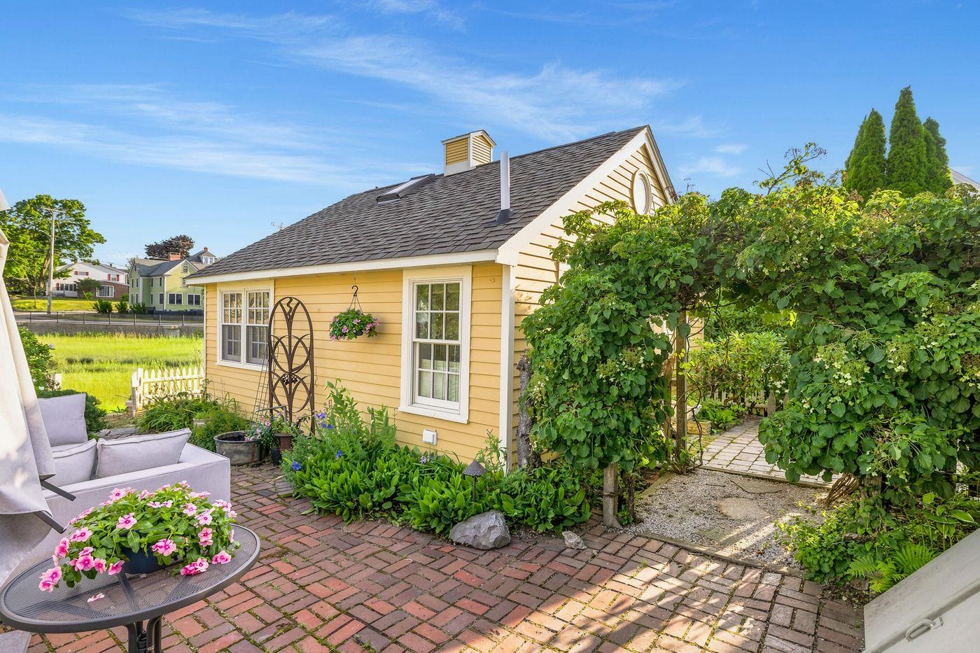 main property photo 17