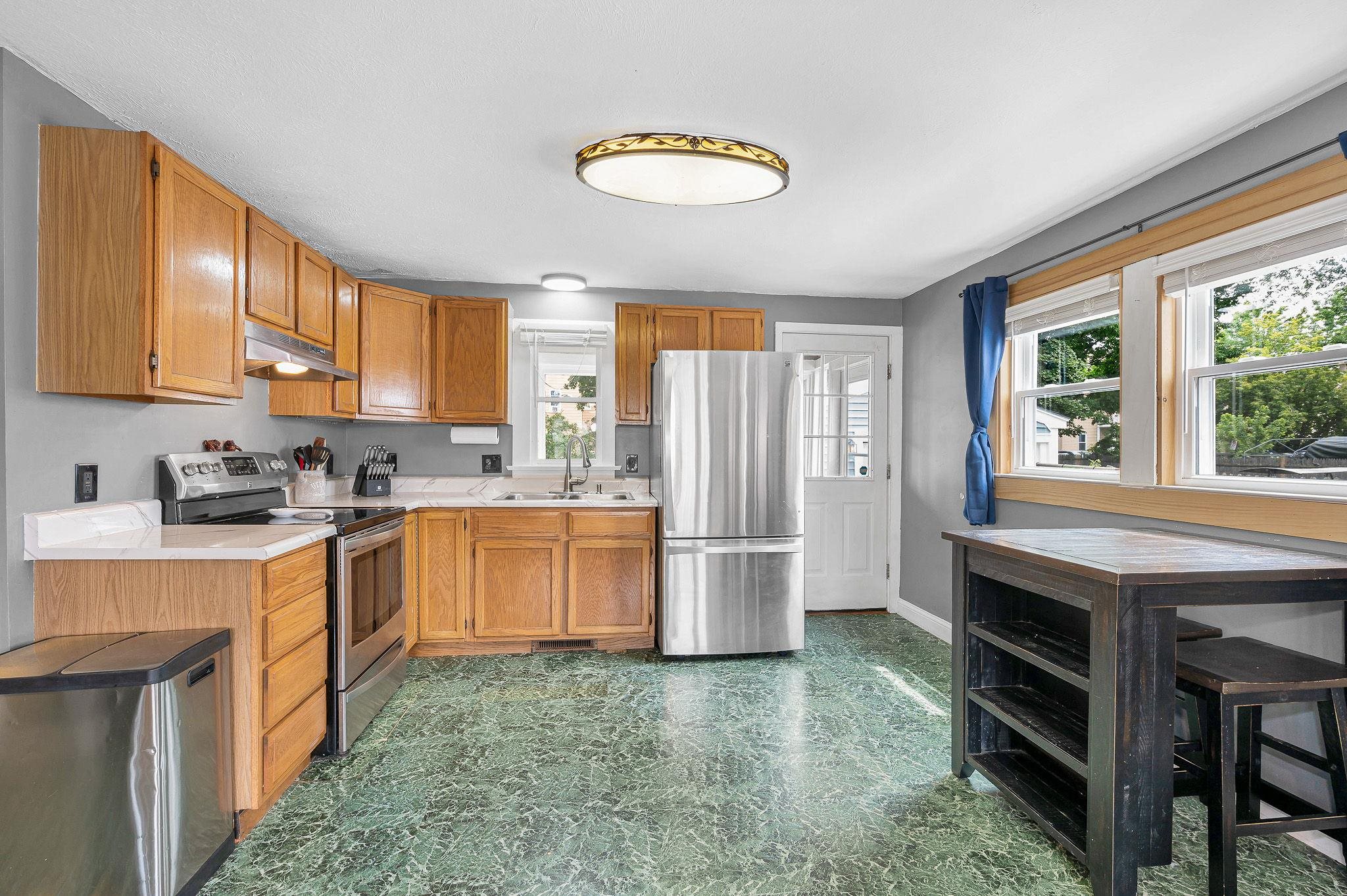 main property photo 6