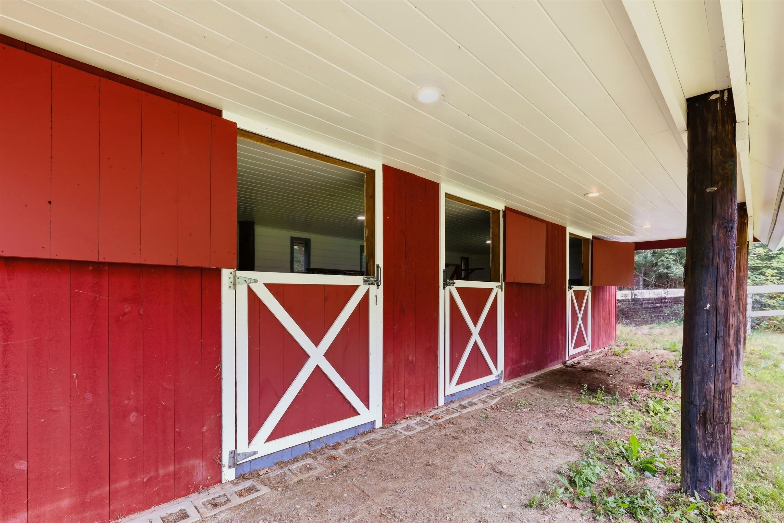 main property photo 43
