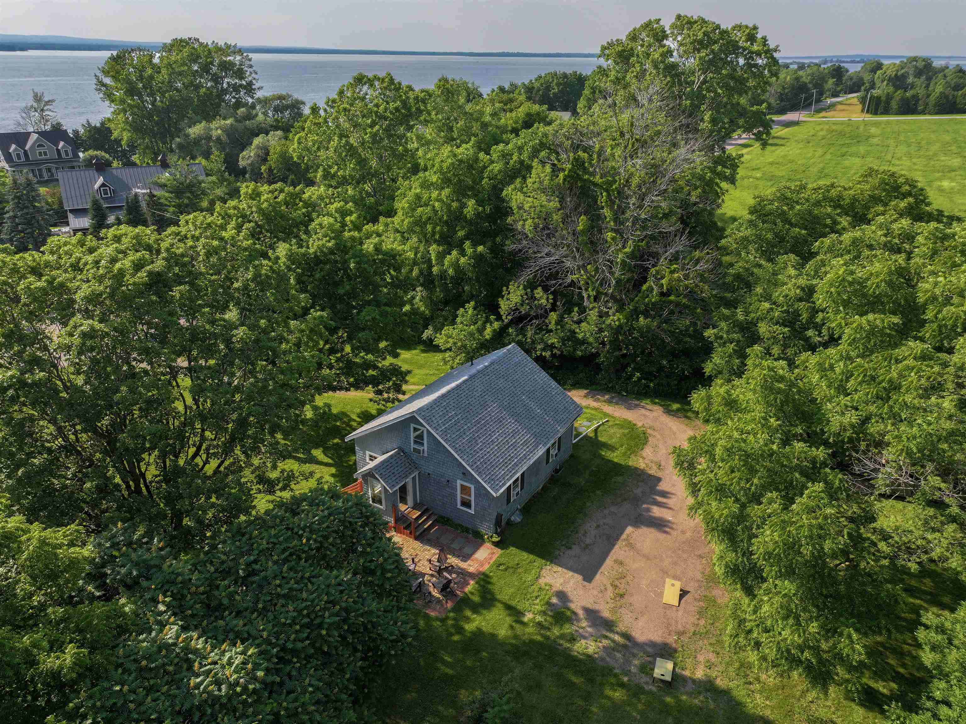 main property photo 7