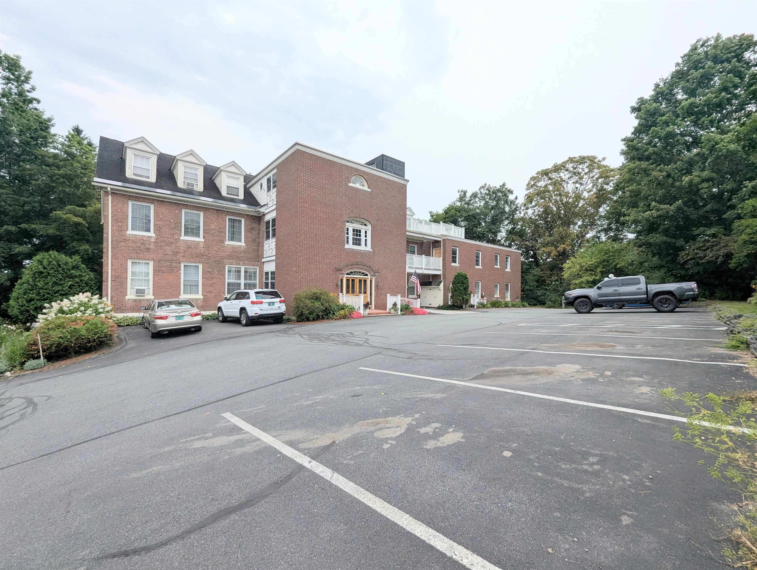 main property photo 0