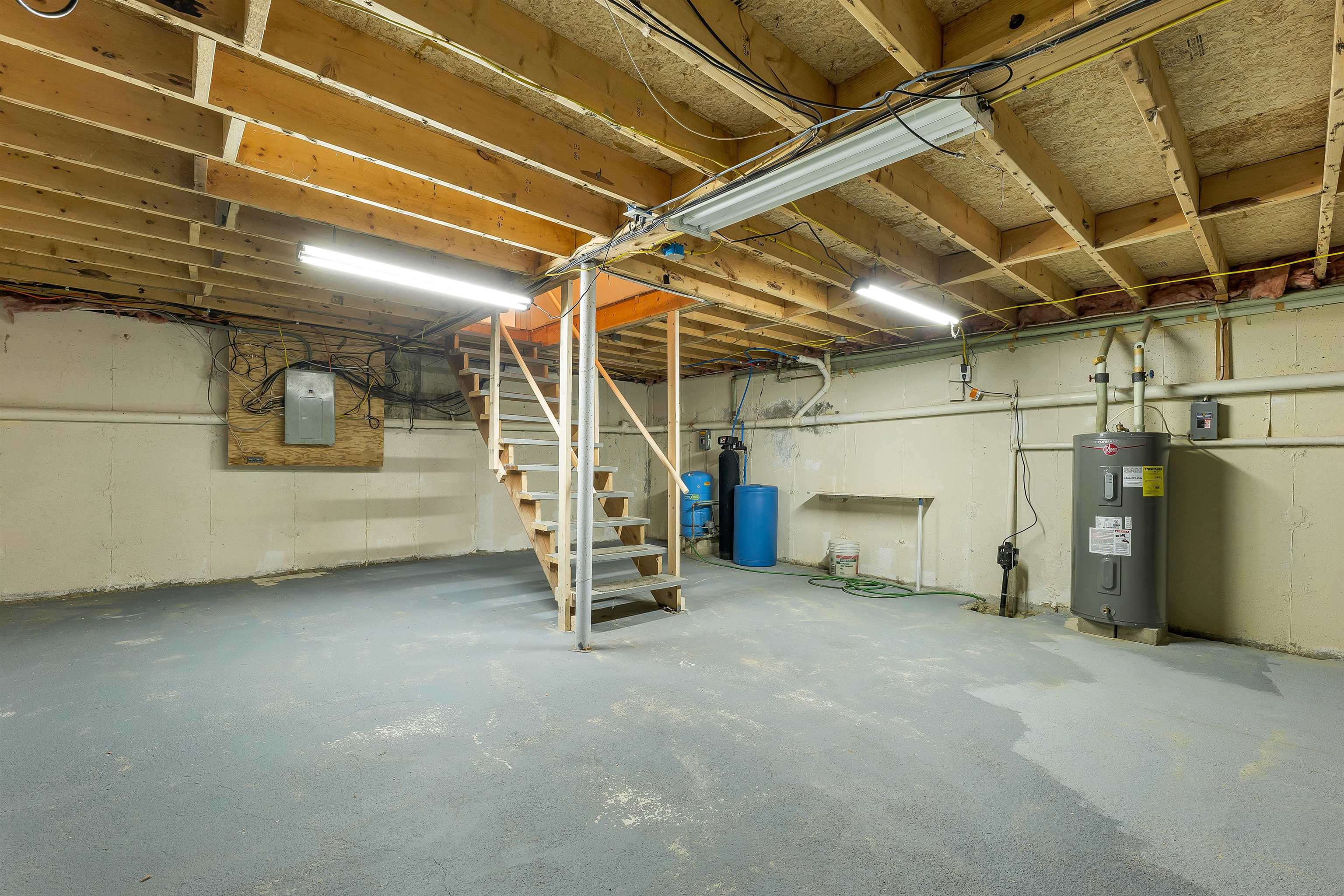 main property photo 50