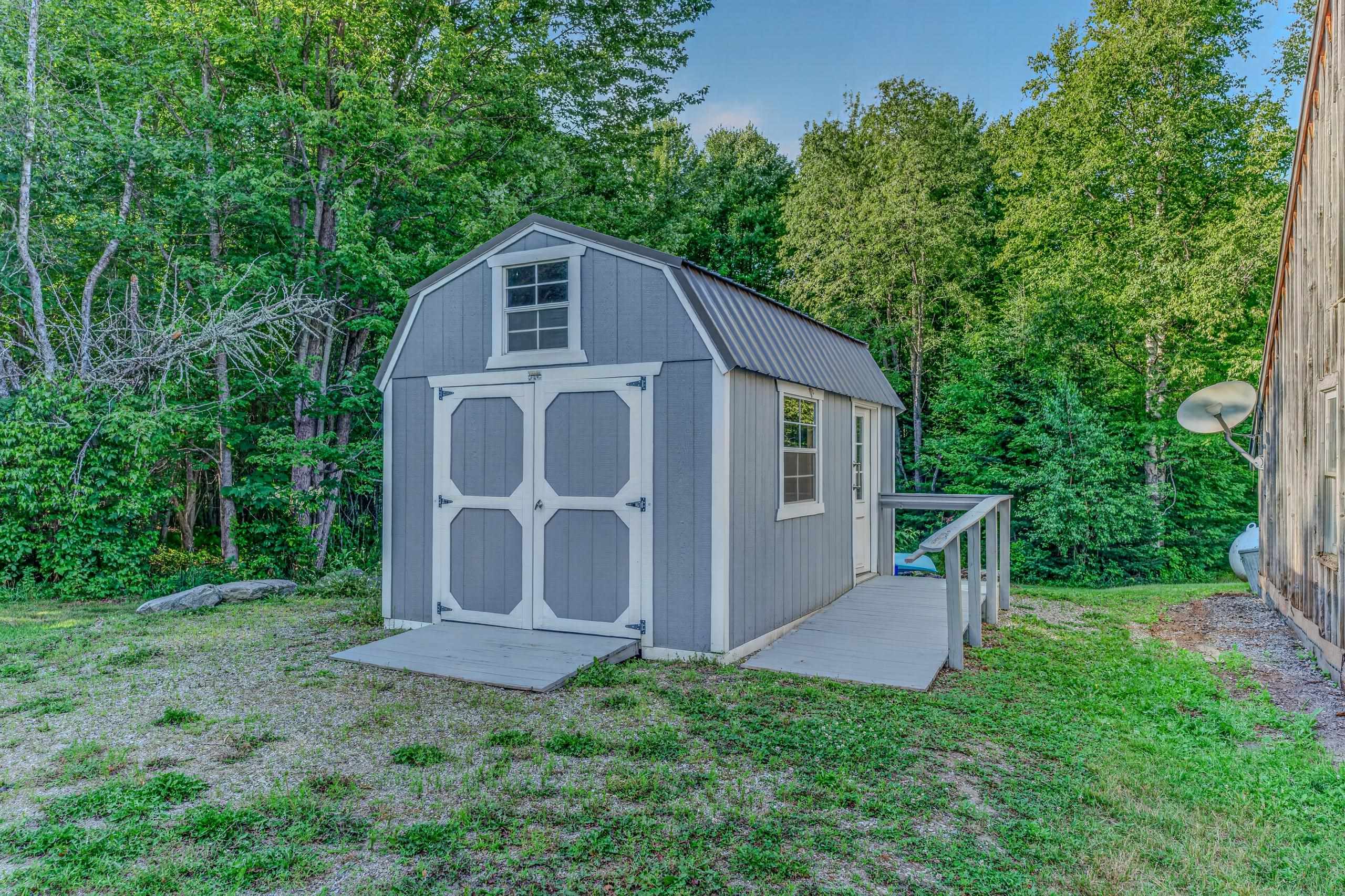main property photo 40