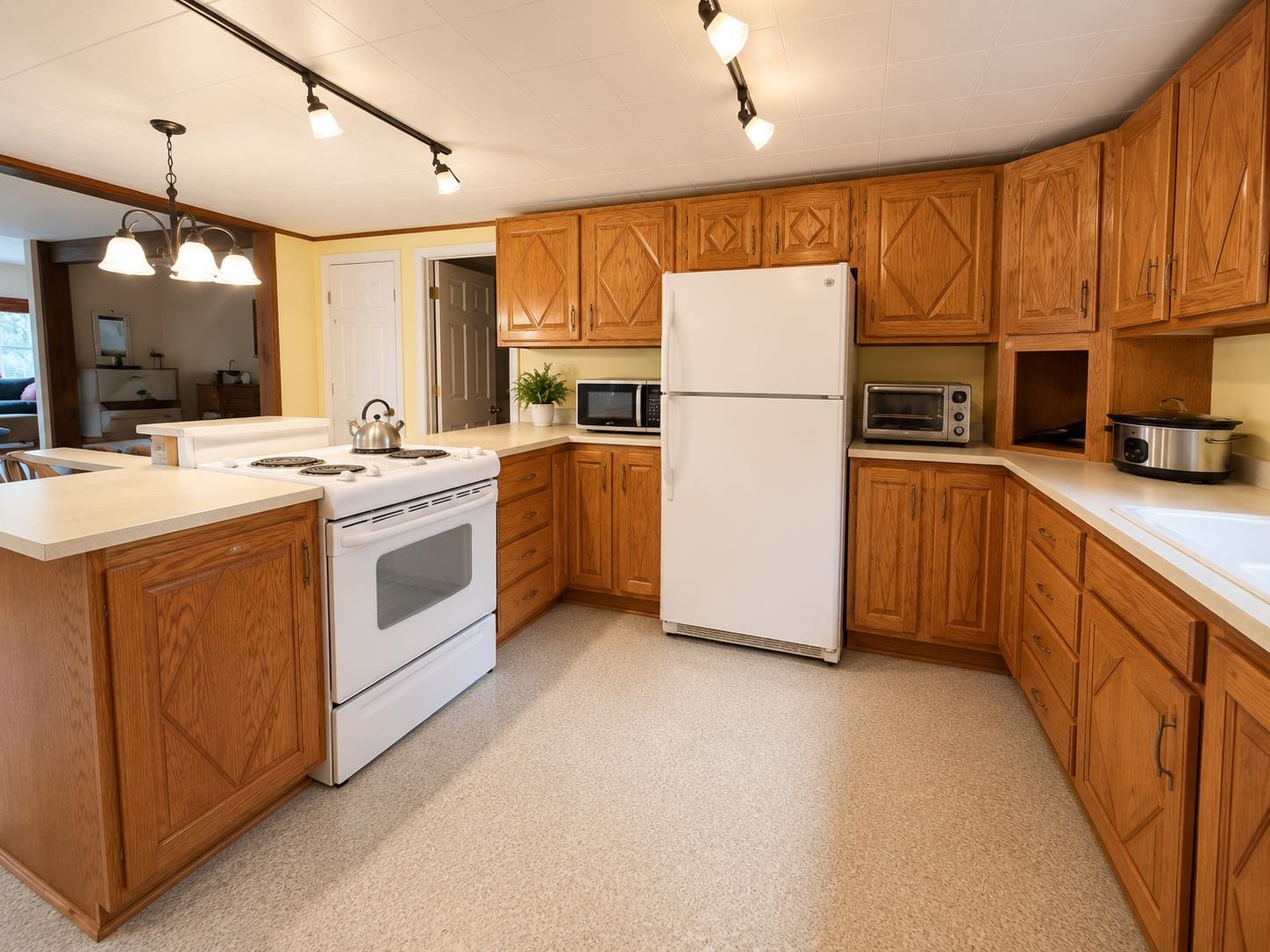 main property photo 6