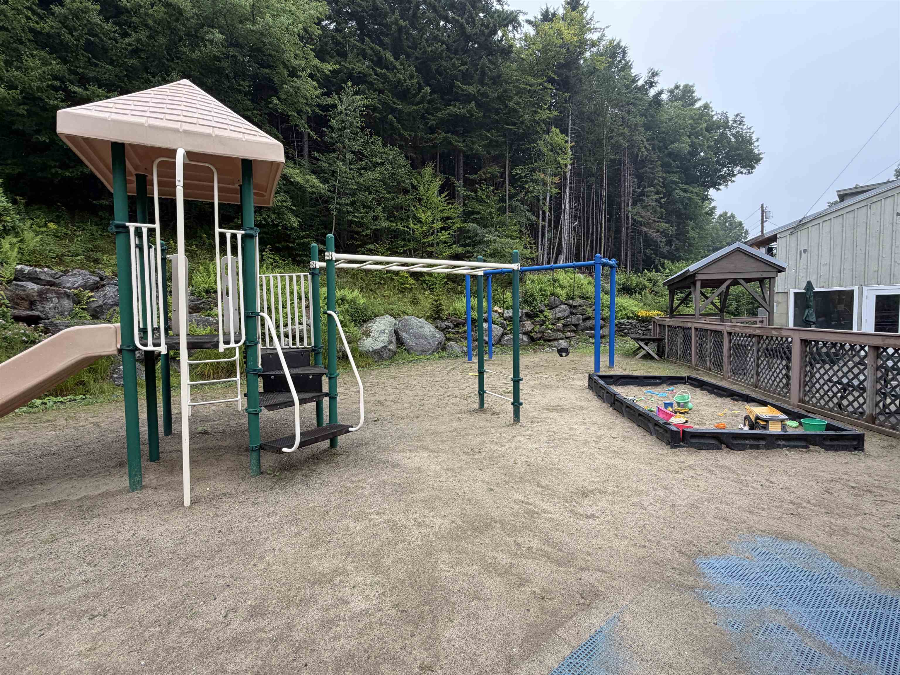 main property photo 50