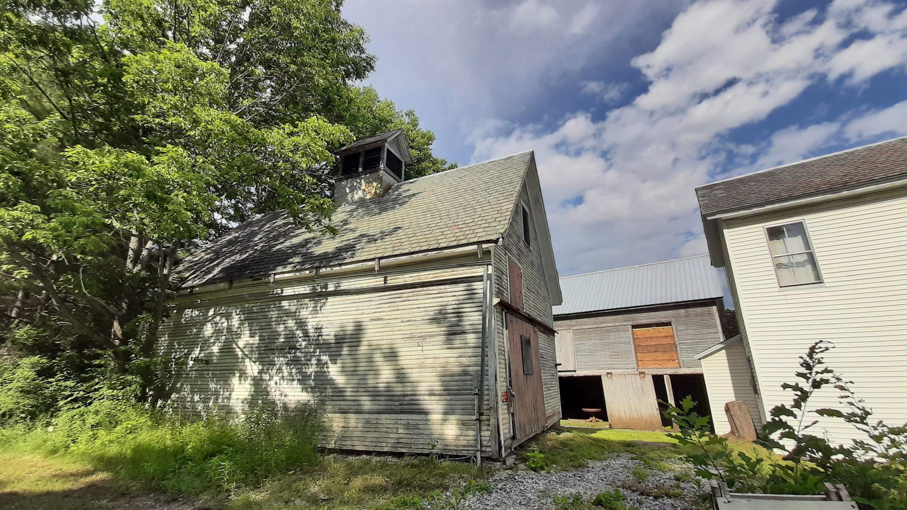 main property photo 17