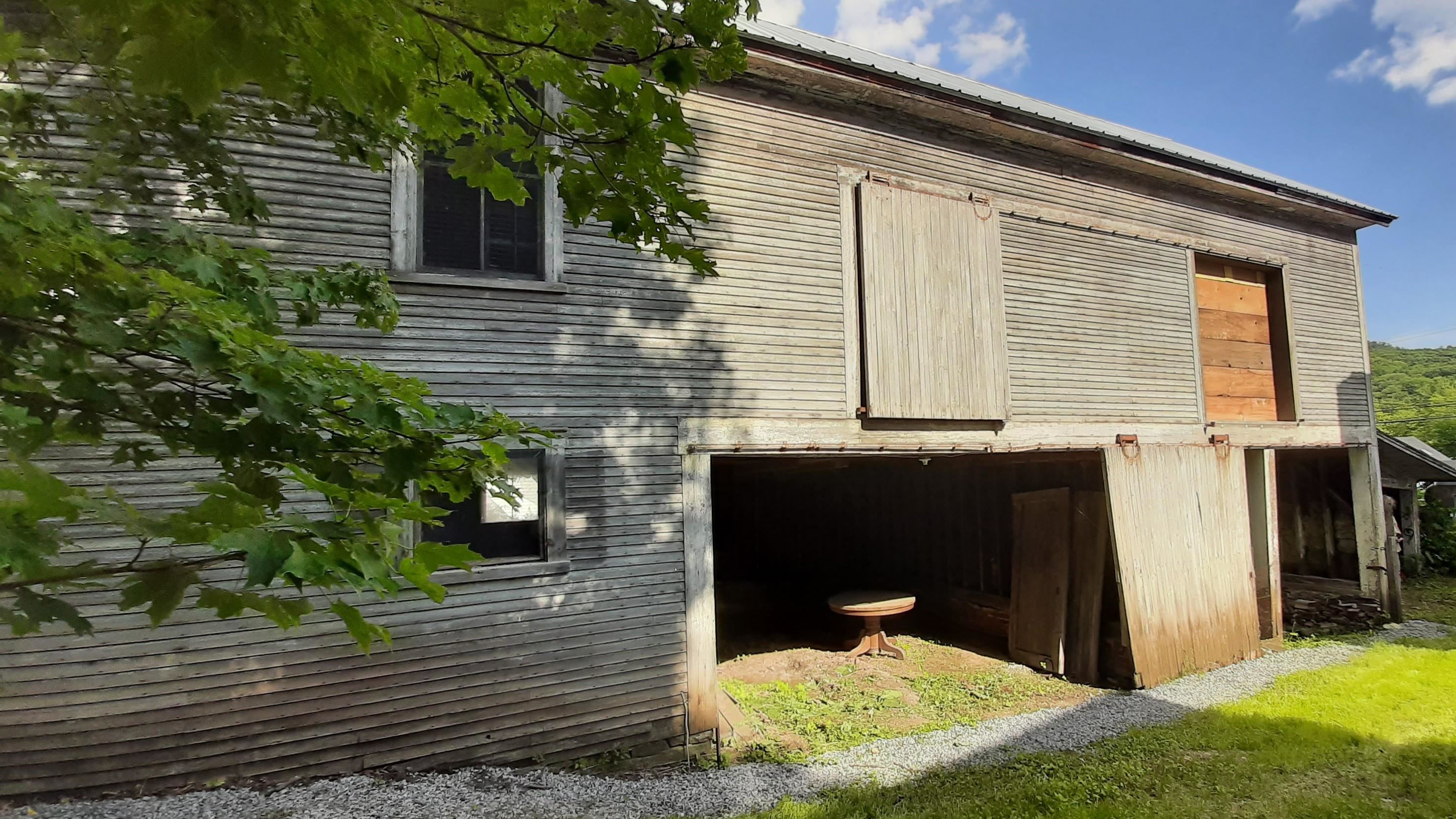 main property photo 18