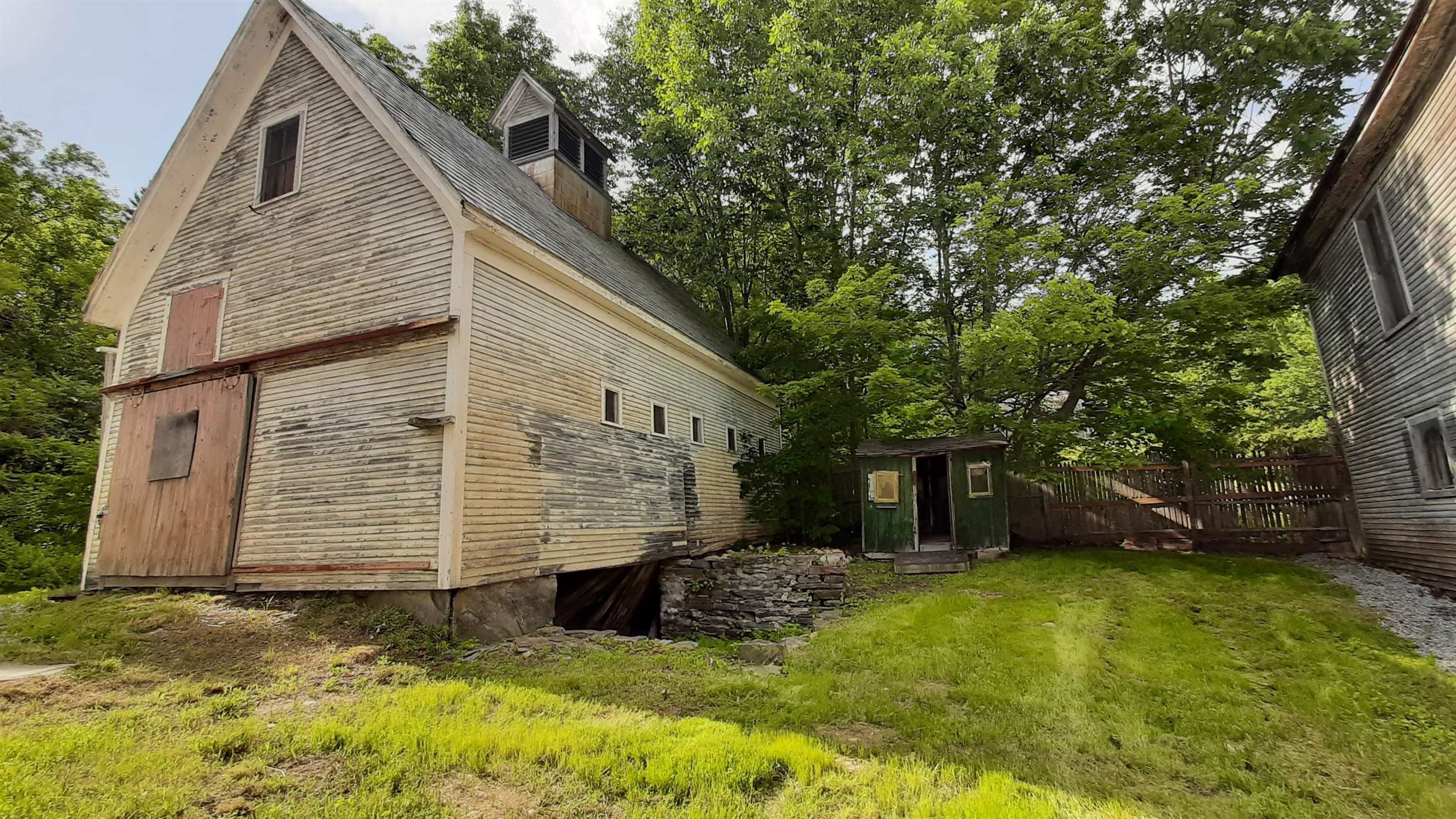 main property photo 23