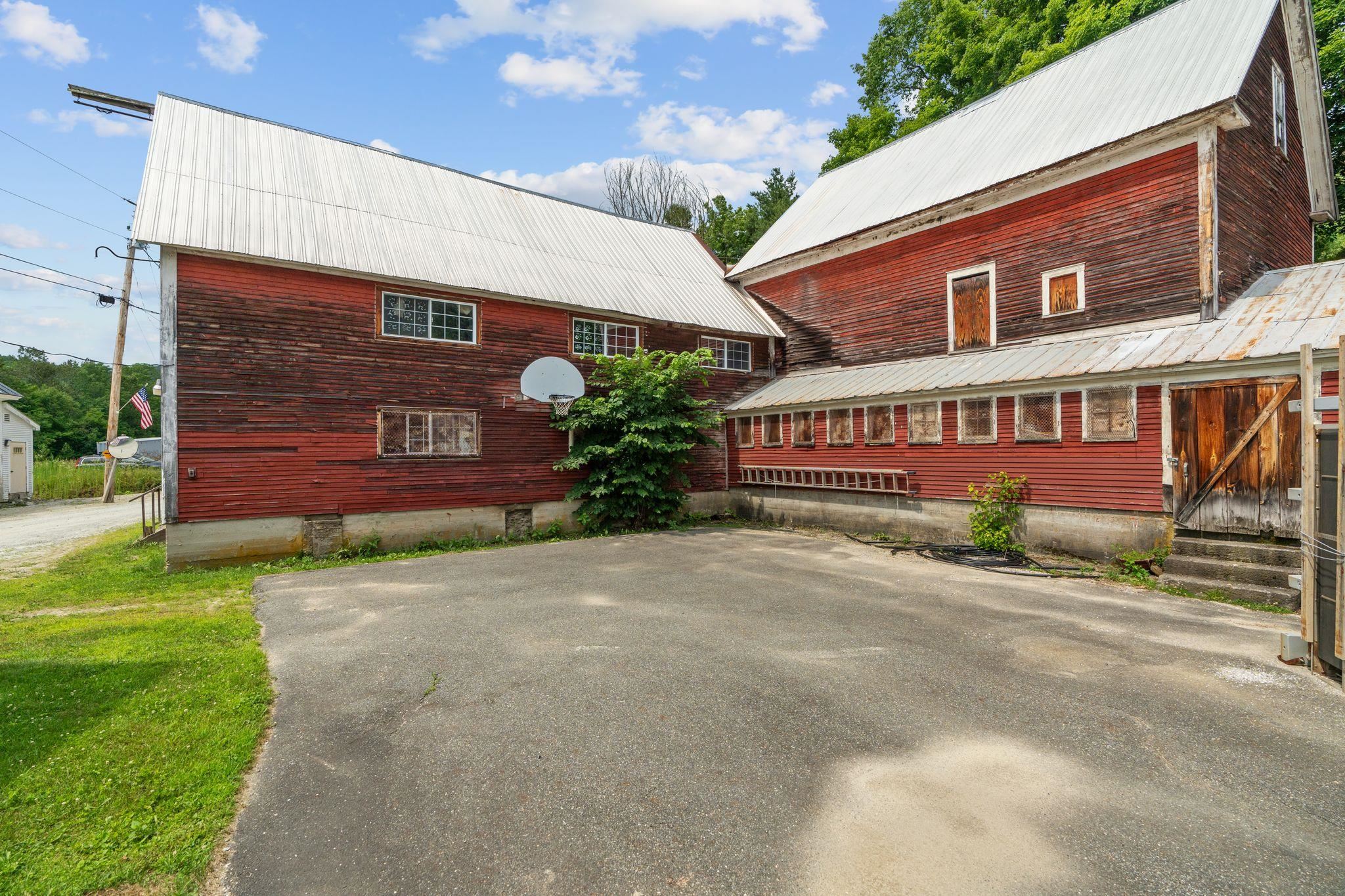 main property photo 12