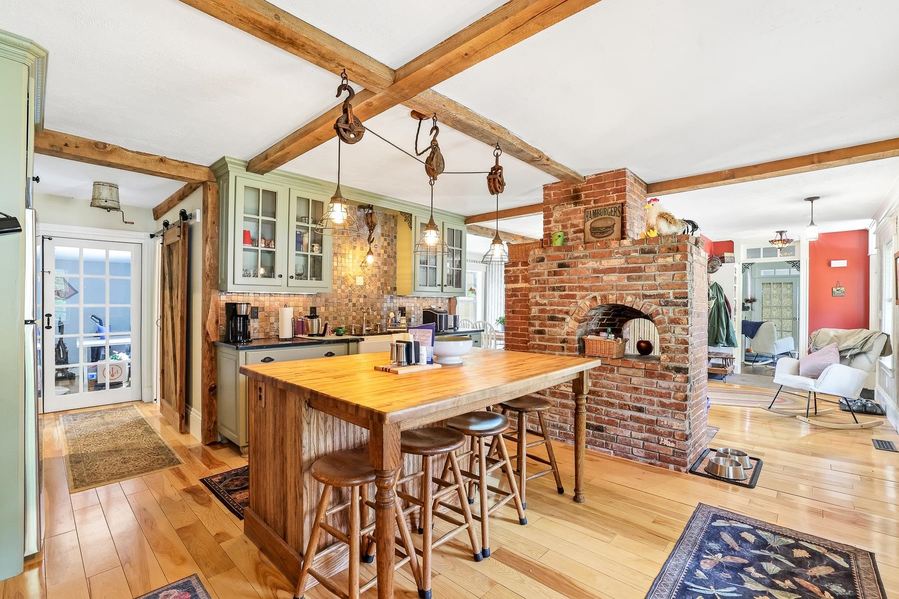 main property photo 9