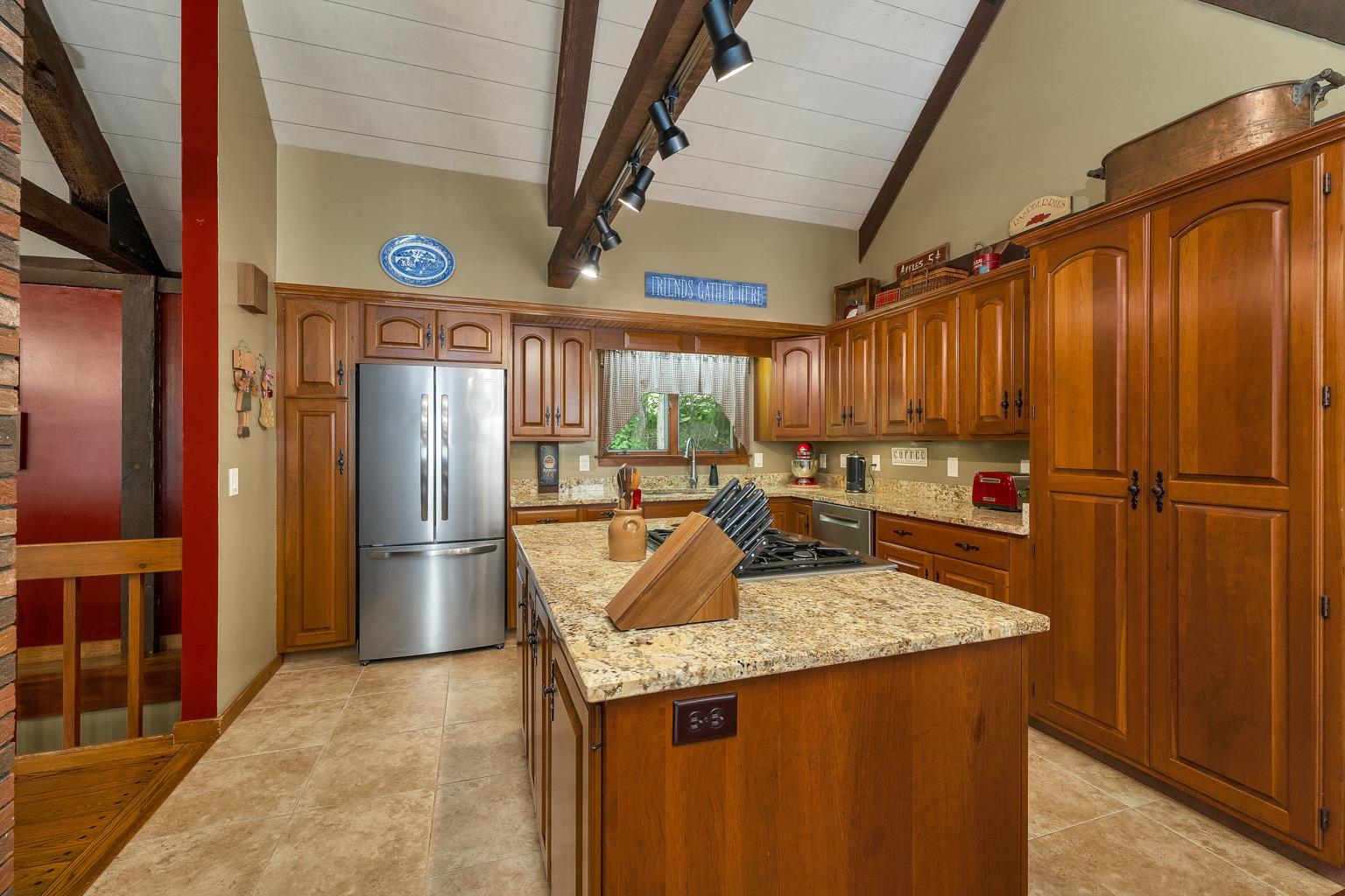 main property photo 23