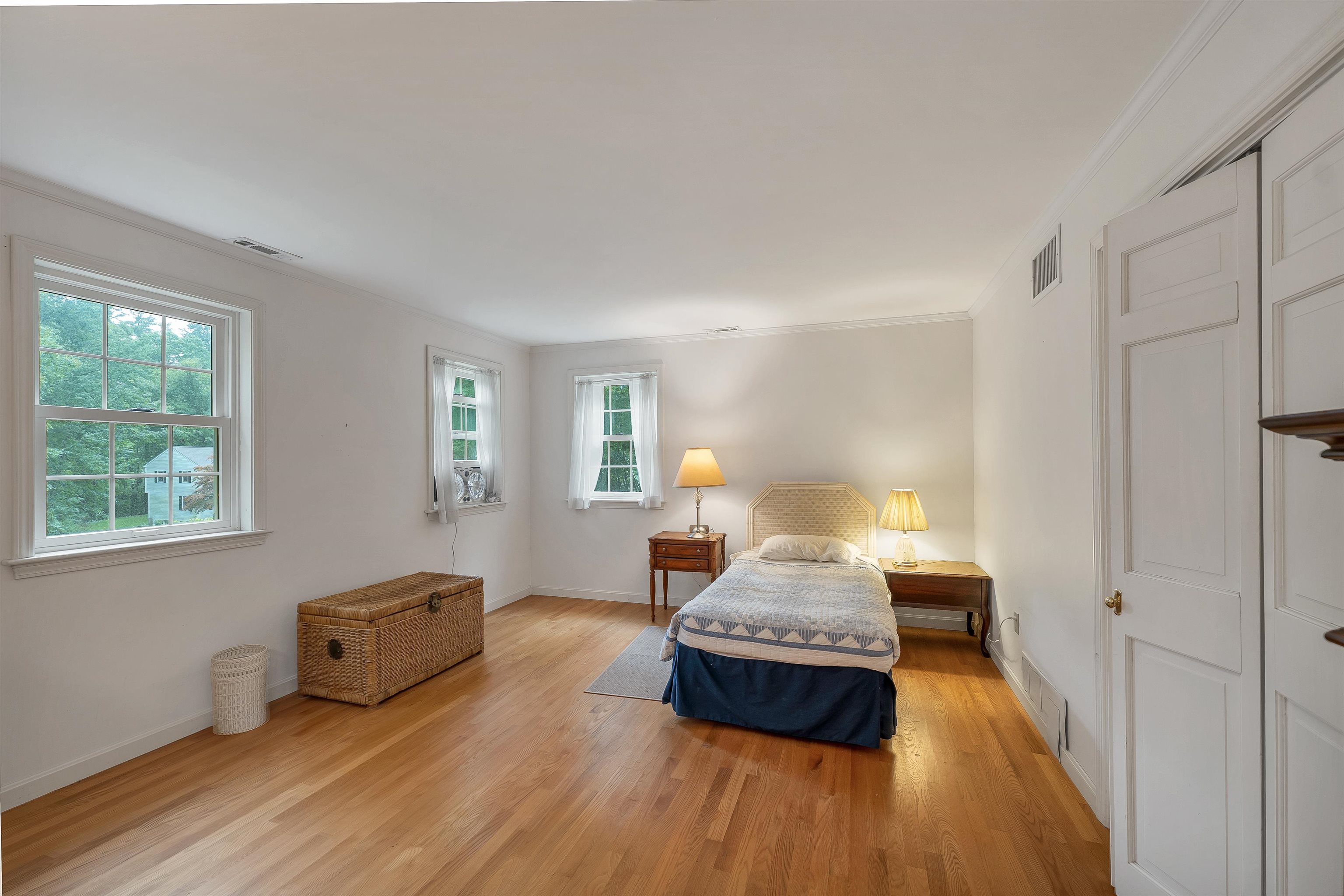property viewer photo 43