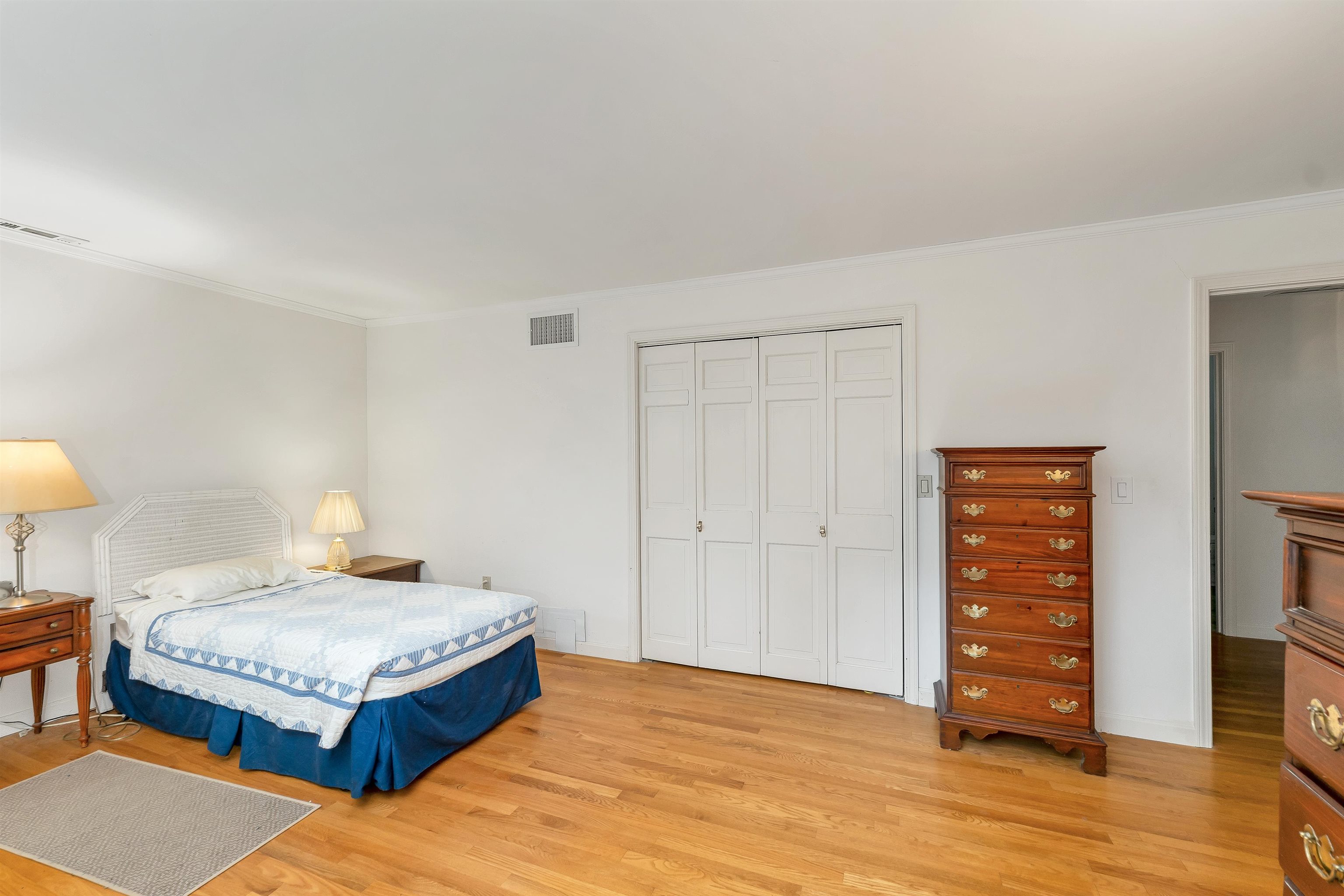 property viewer photo 44