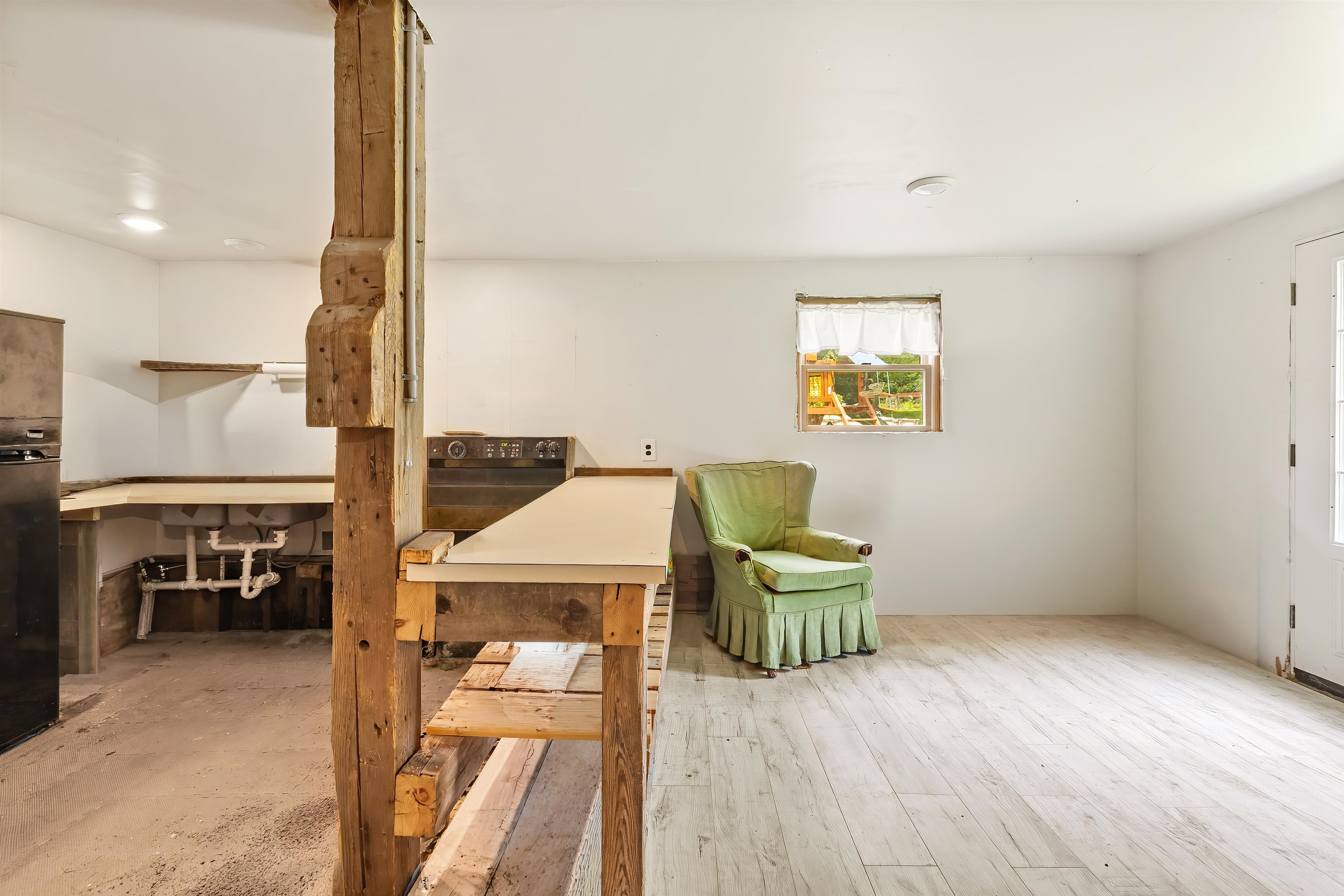 main property photo 45