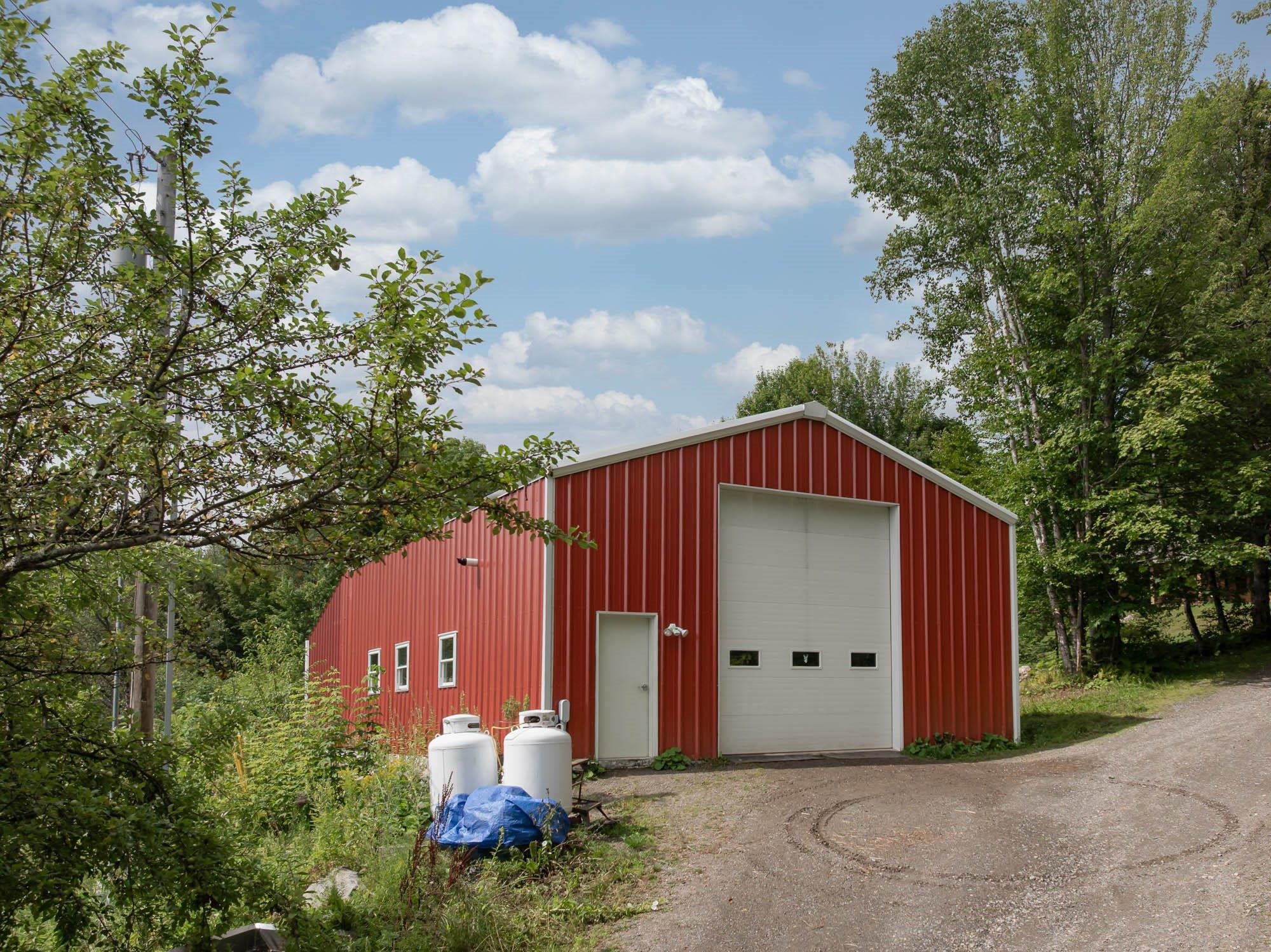 main property photo 41