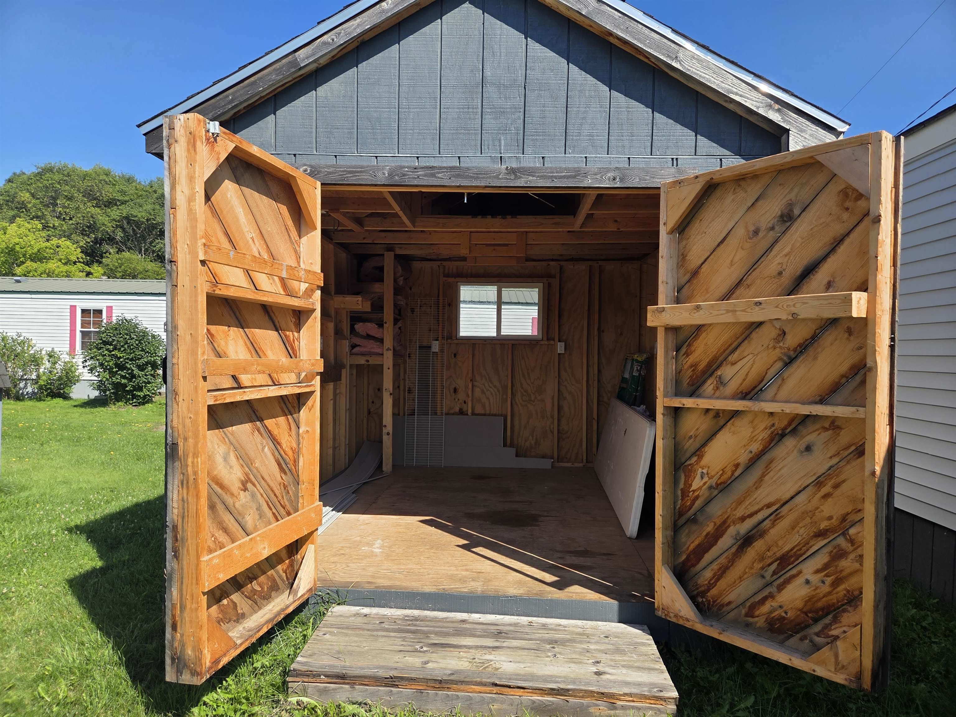 main property photo 31