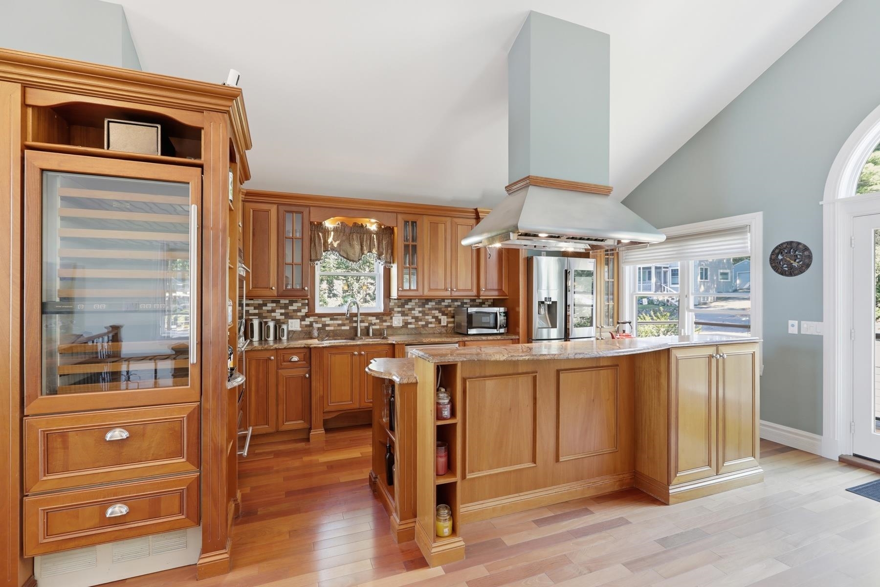 main property photo 28
