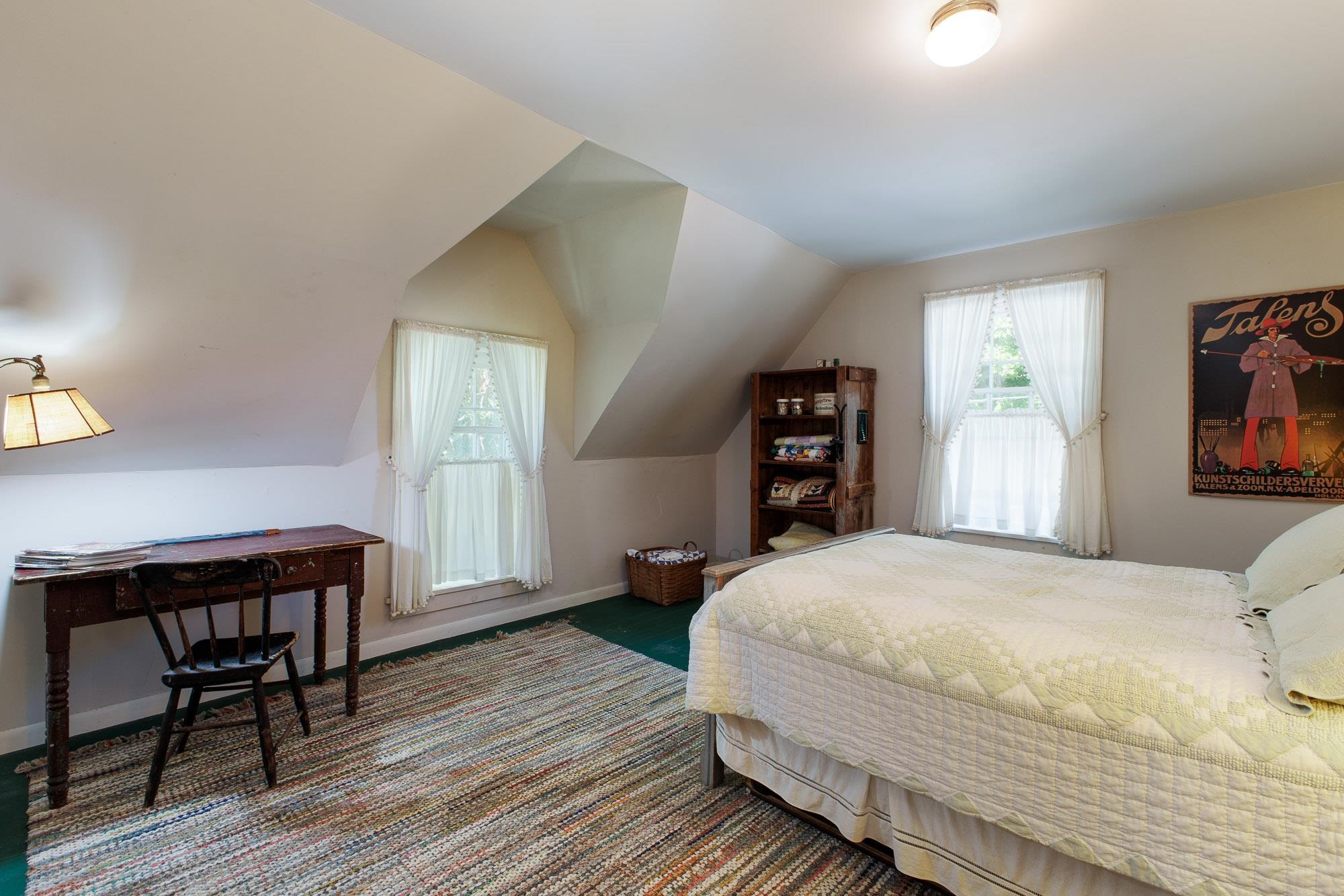 main property photo 37