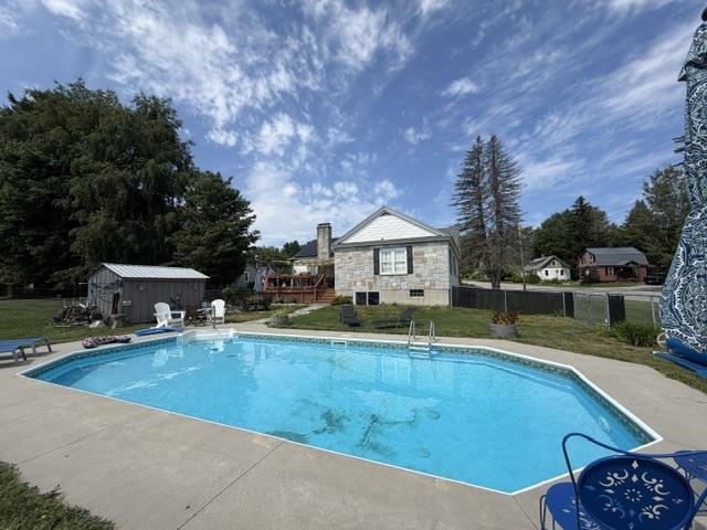 main property photo 41