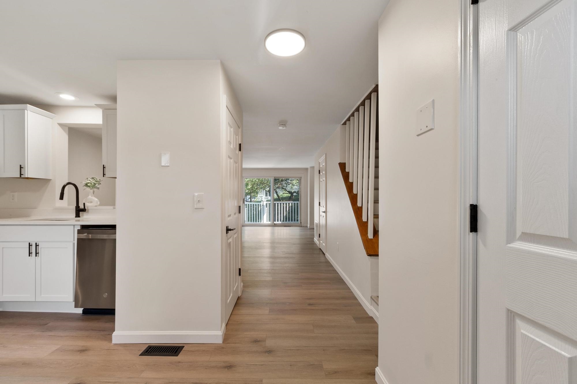 property viewer photo 4
