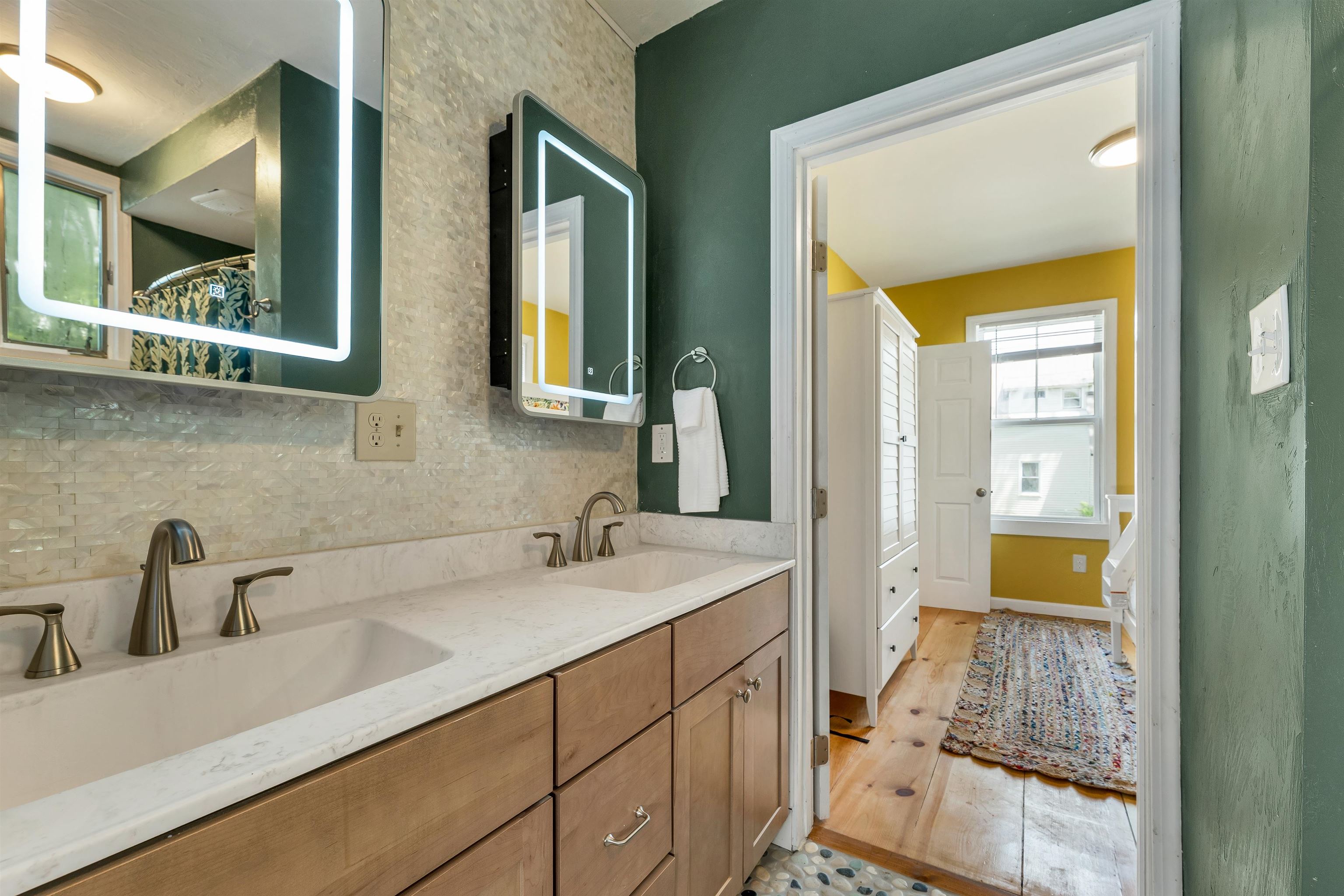 main property photo 11