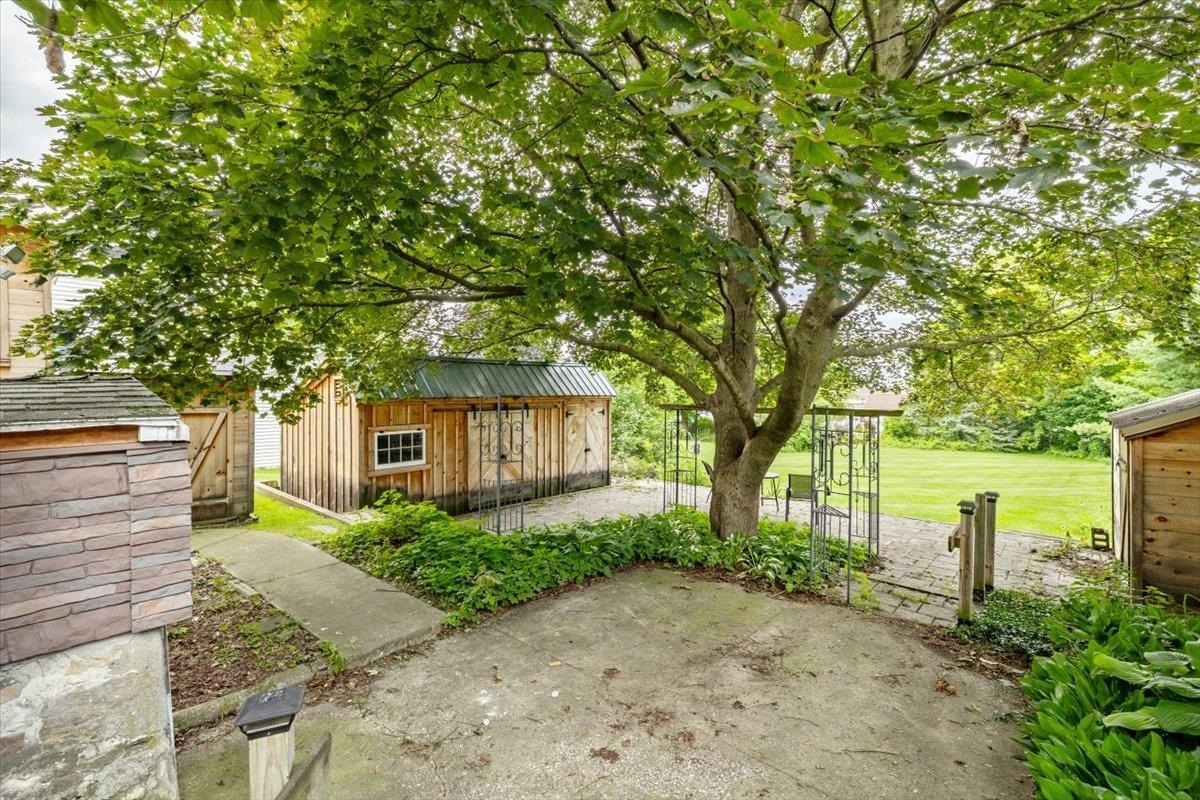 main property photo 40
