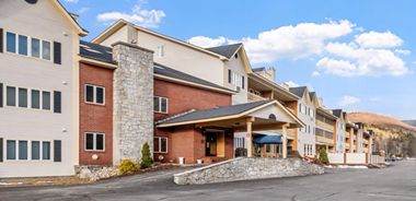 image of property with 1 Bed | 1 Bath | 732 Sqft