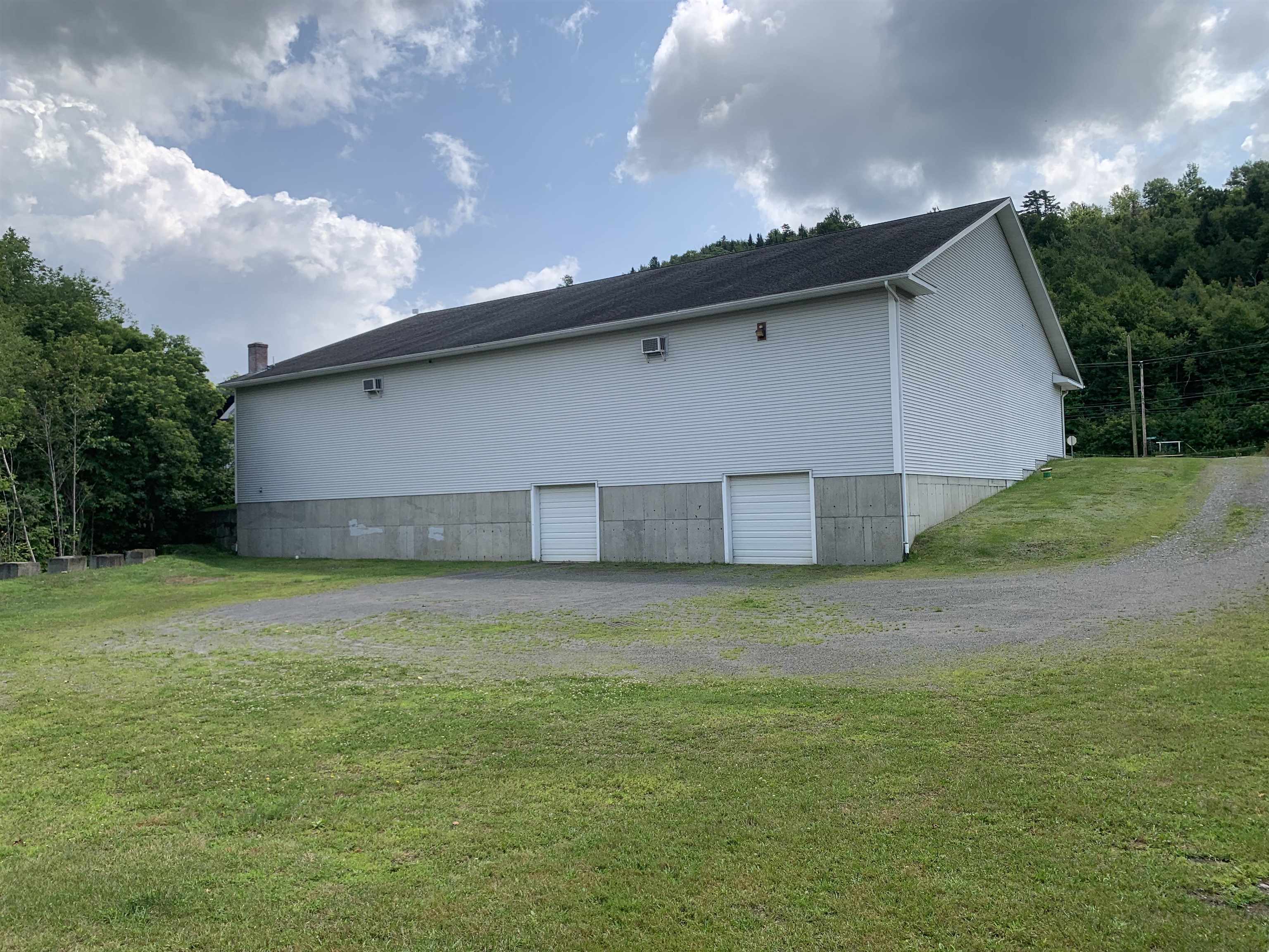 main property photo 40